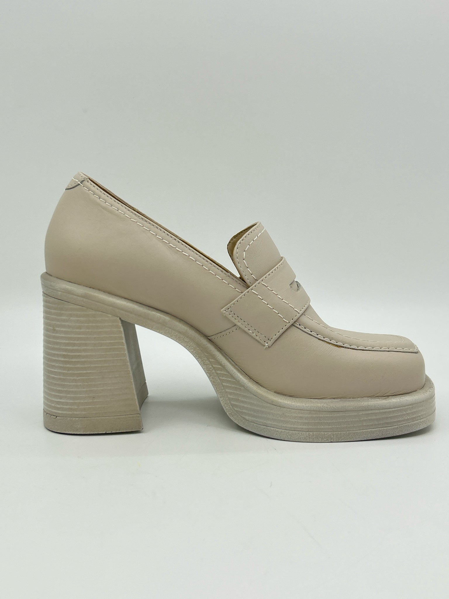 STEVE MADDEN Size 7.5 Chalk Women Loafer