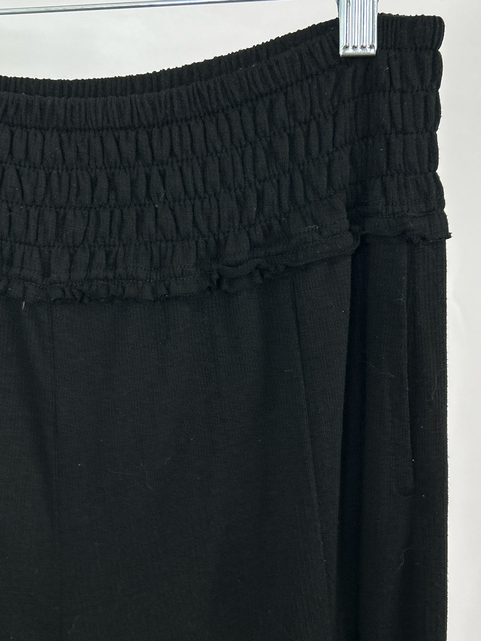 EASEL Size M Black Women Pants