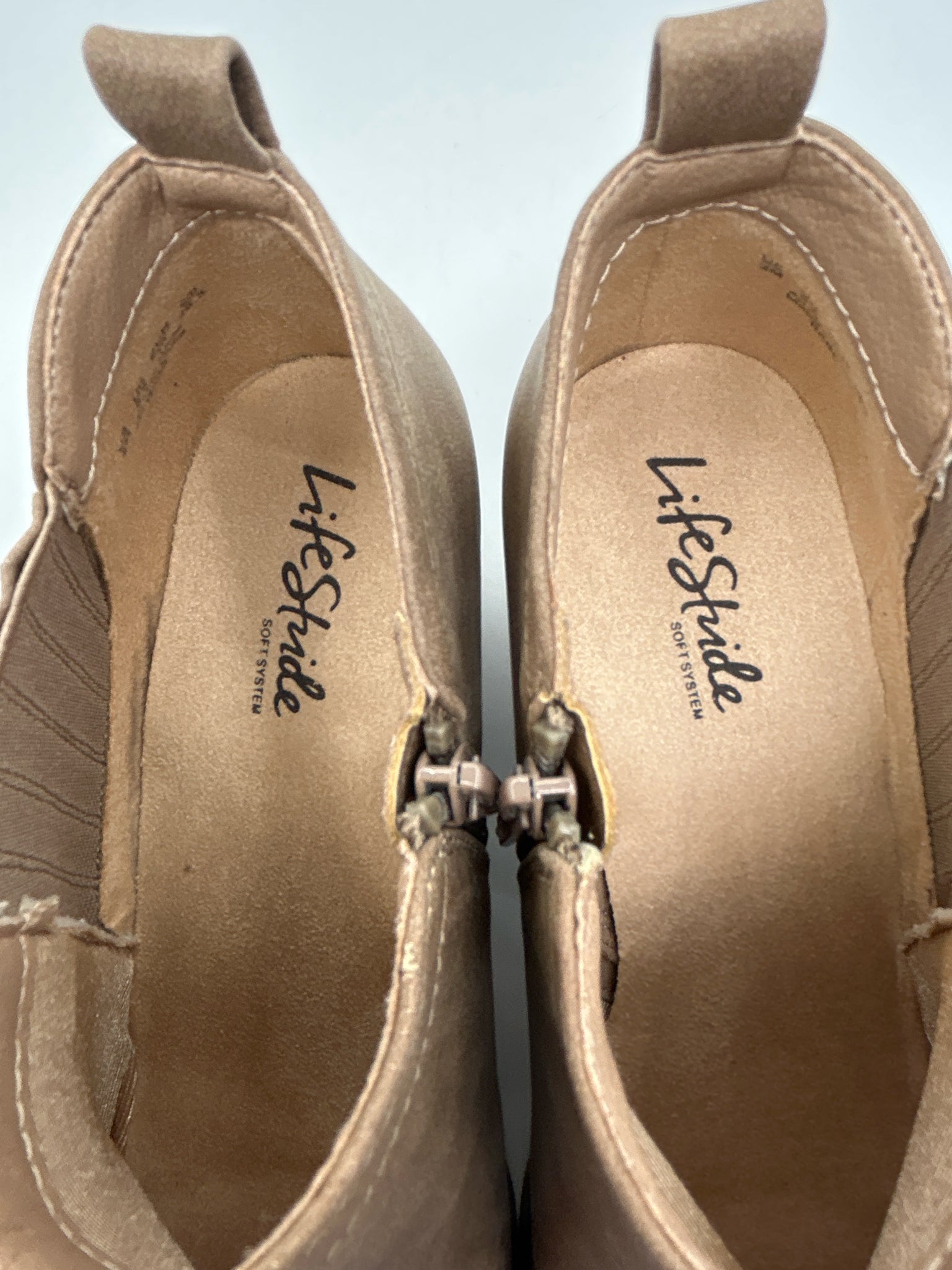 LIFE STRIDE Size 9M Beige Women Booties