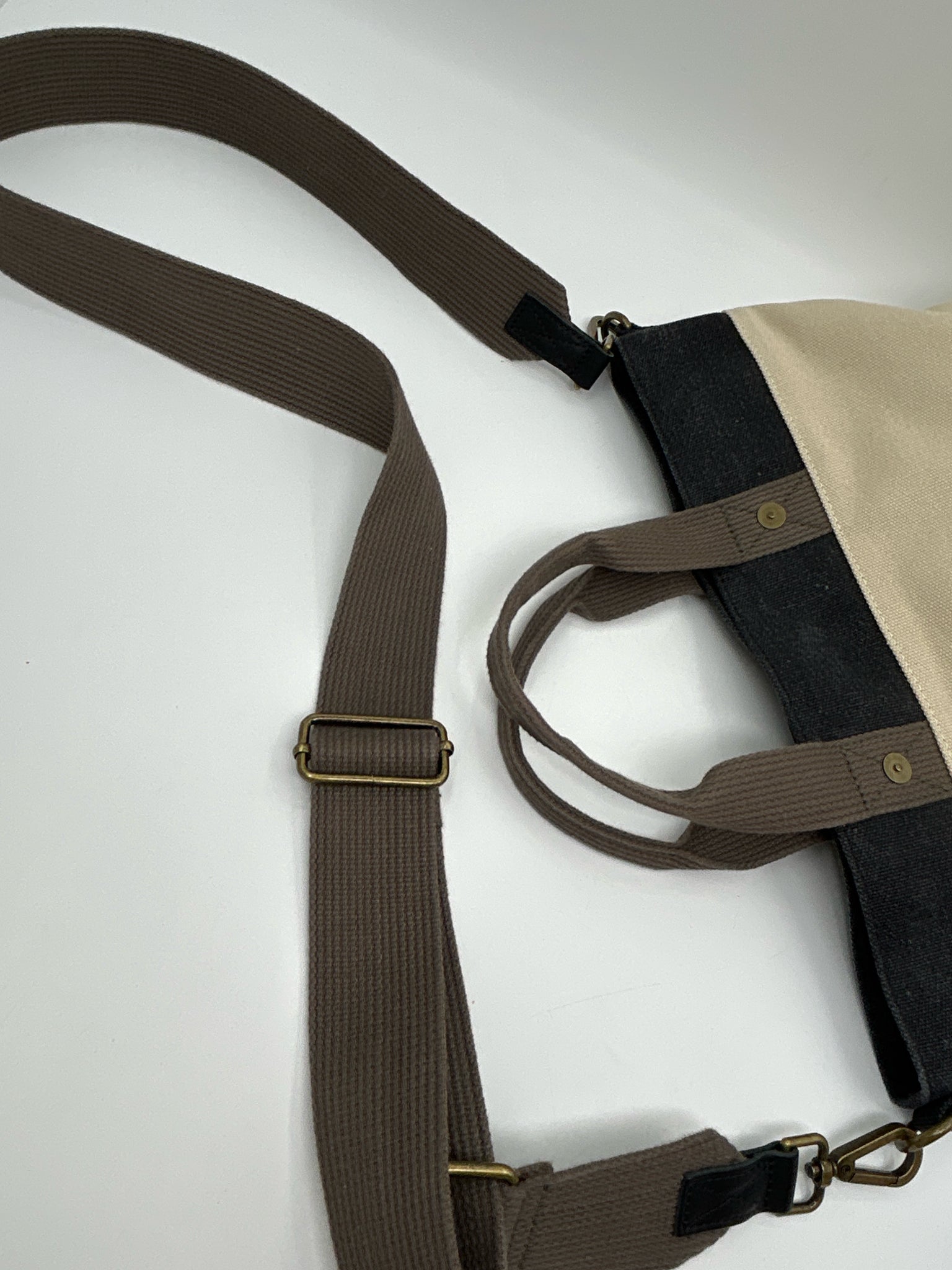FEED Cream Women Tote