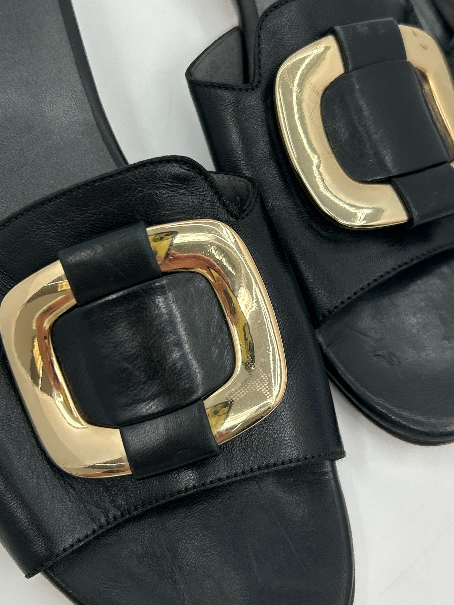 STUART WEITZMAN Size 7.5M Black Women Sandal