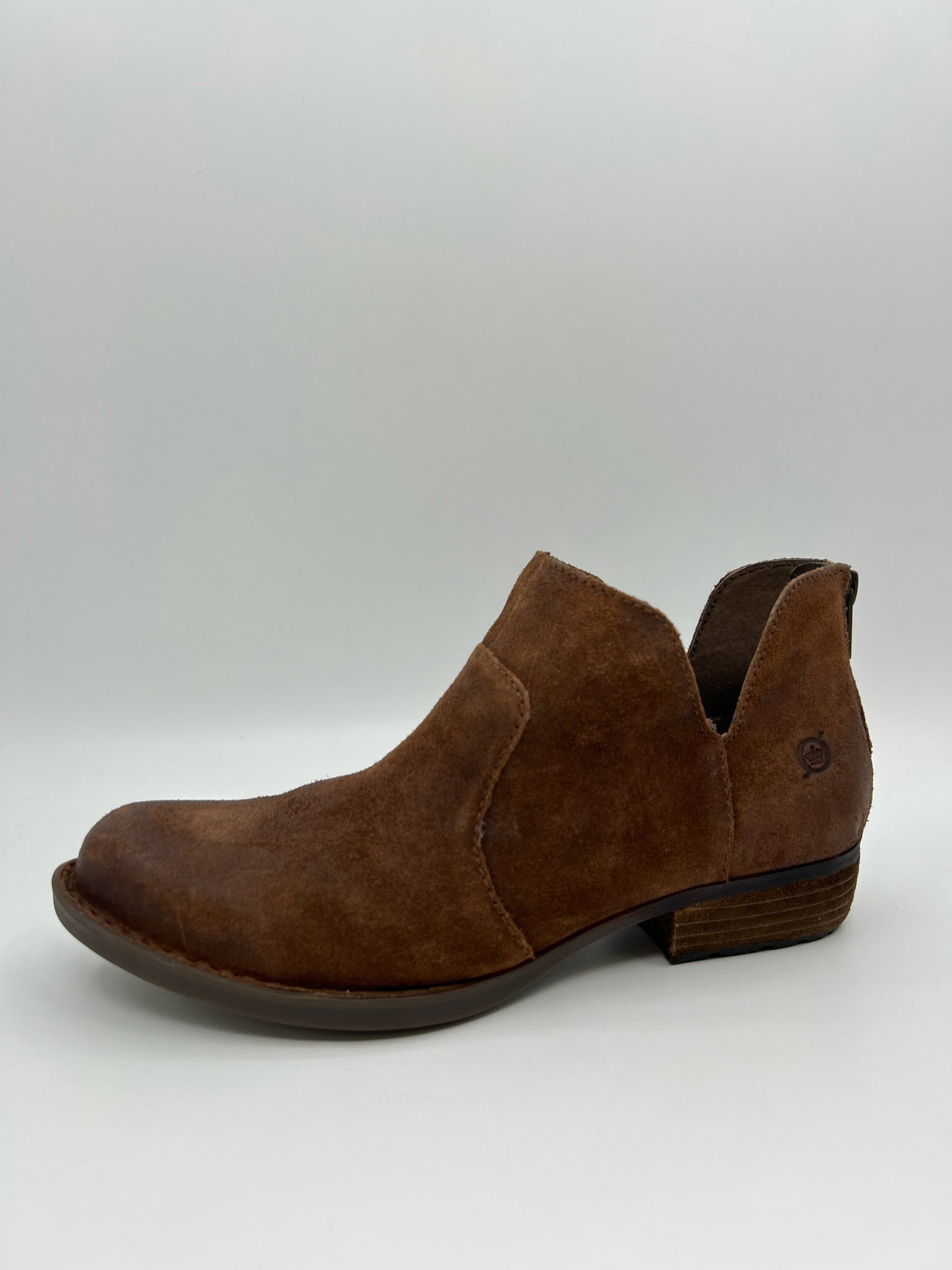 BORN Size 8M Tan Women Booties