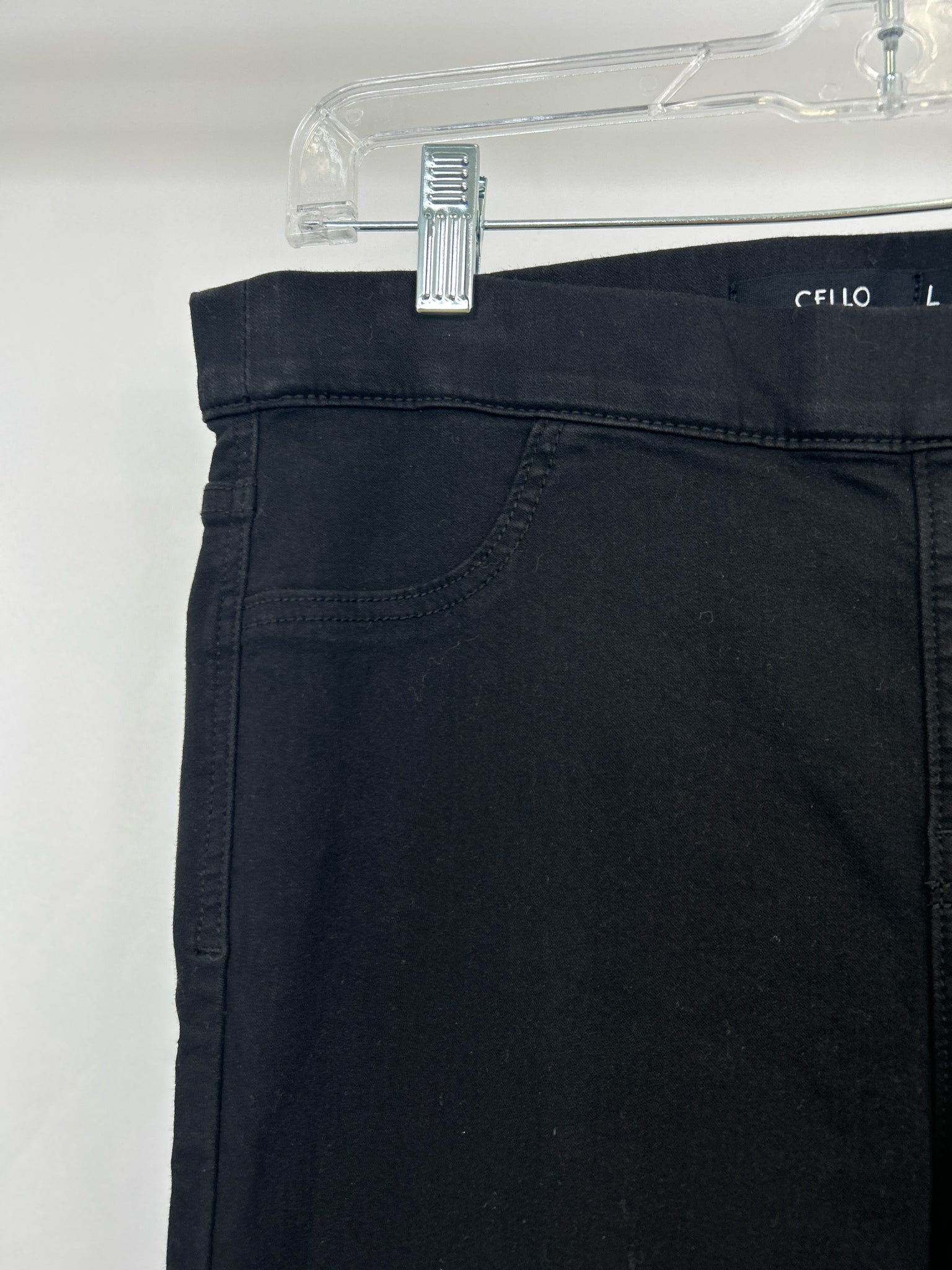 CELLO NWT Size L BLACK DENIM Women jeans