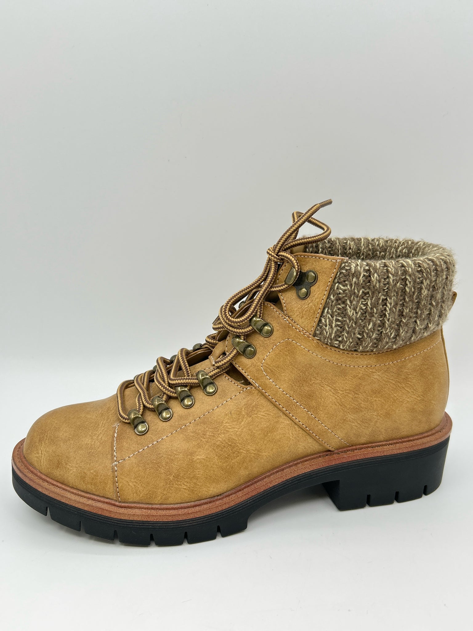 MIA NWT Size 10 Tan Women Booties