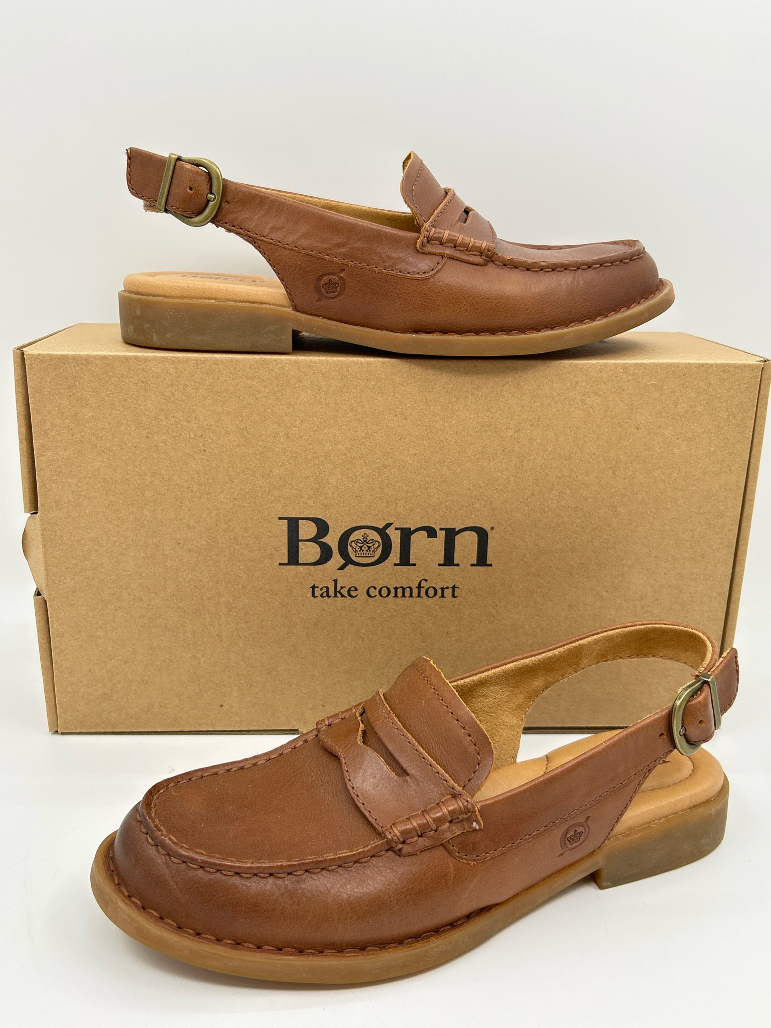BORN Size 6.5 Tan Women Loafer