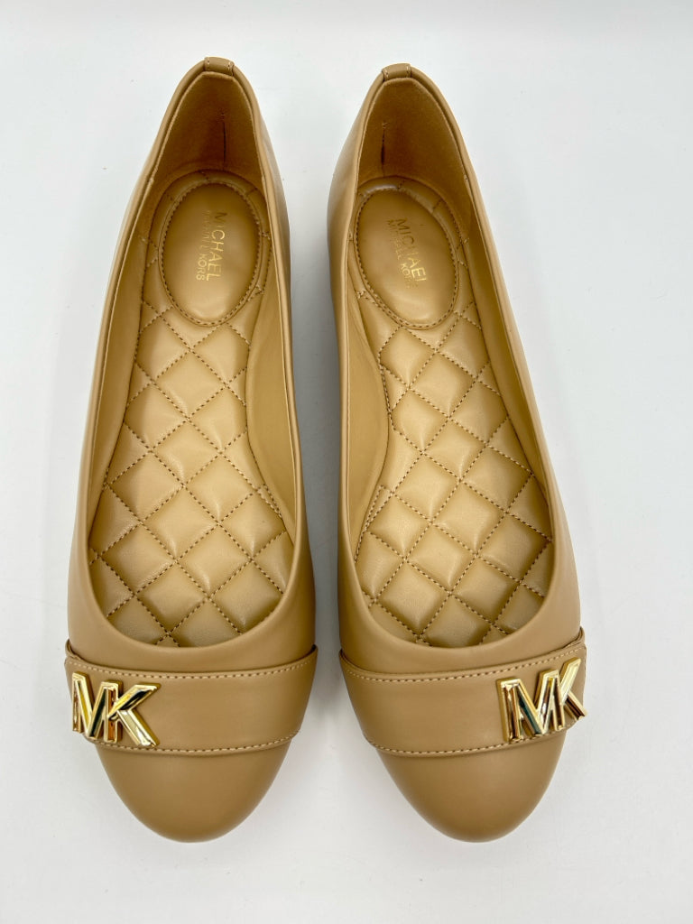 MICHAEL MICHAEL KORS Women Size 9M Camel Flats