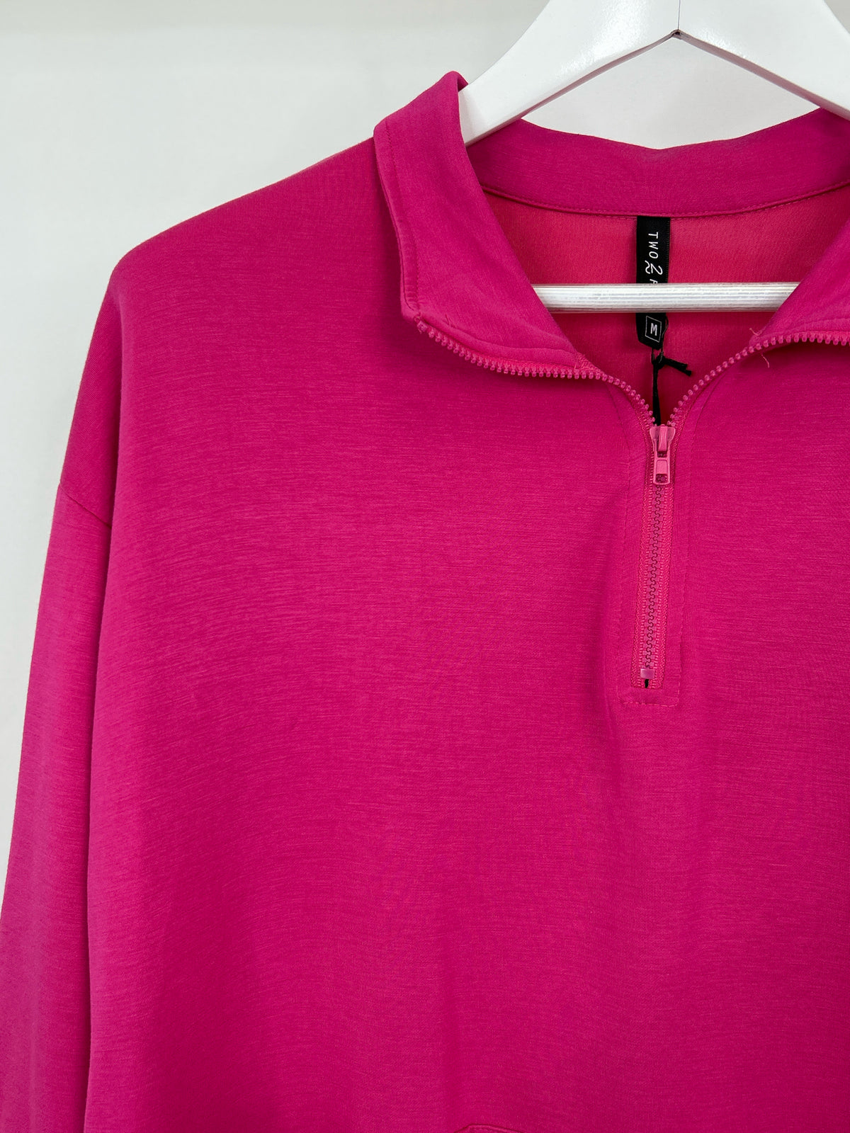 TWO 2 FLY Size M Pink Women Pullover