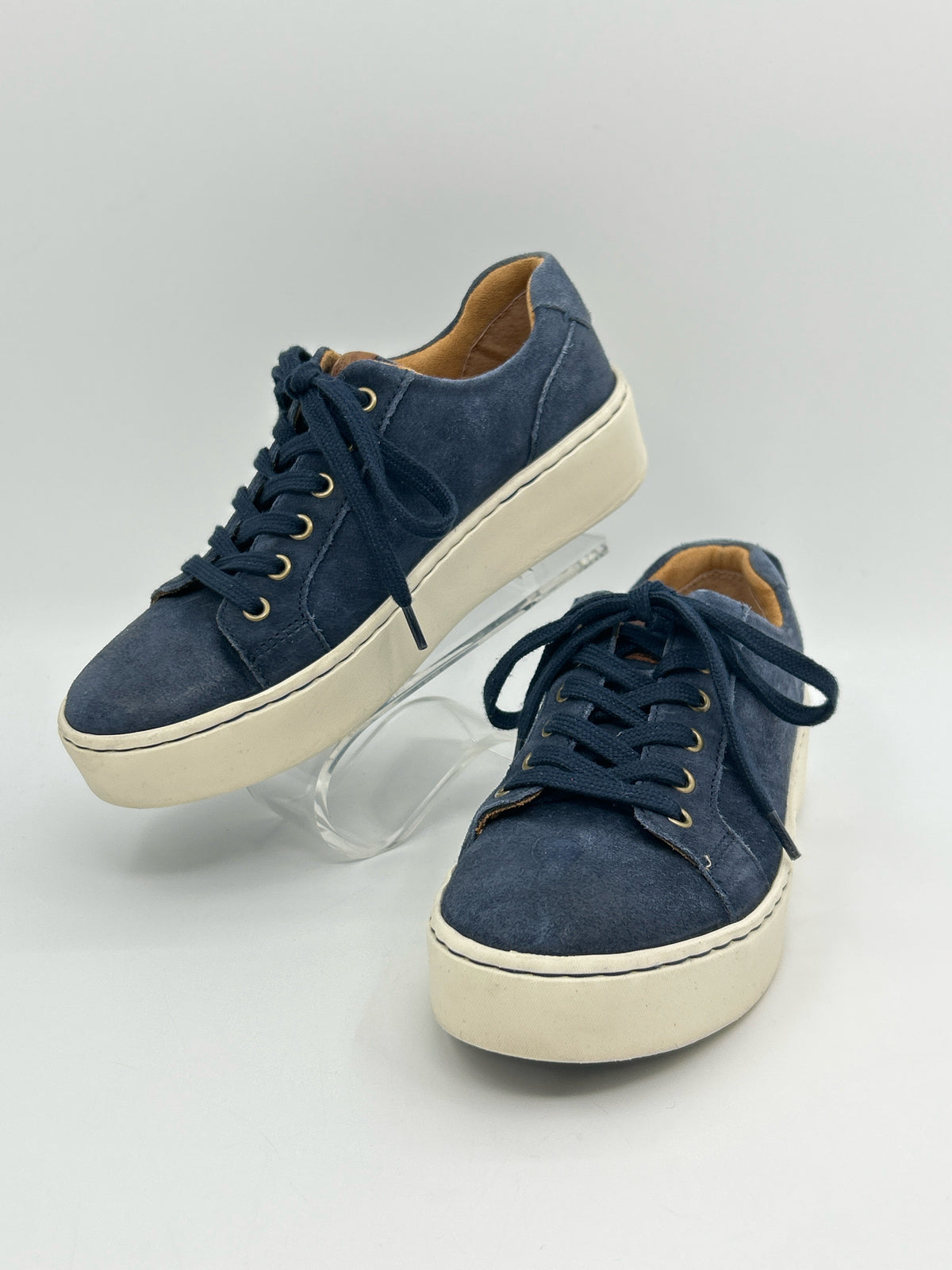 BORN Size 6.5M Navy Women Sneakers