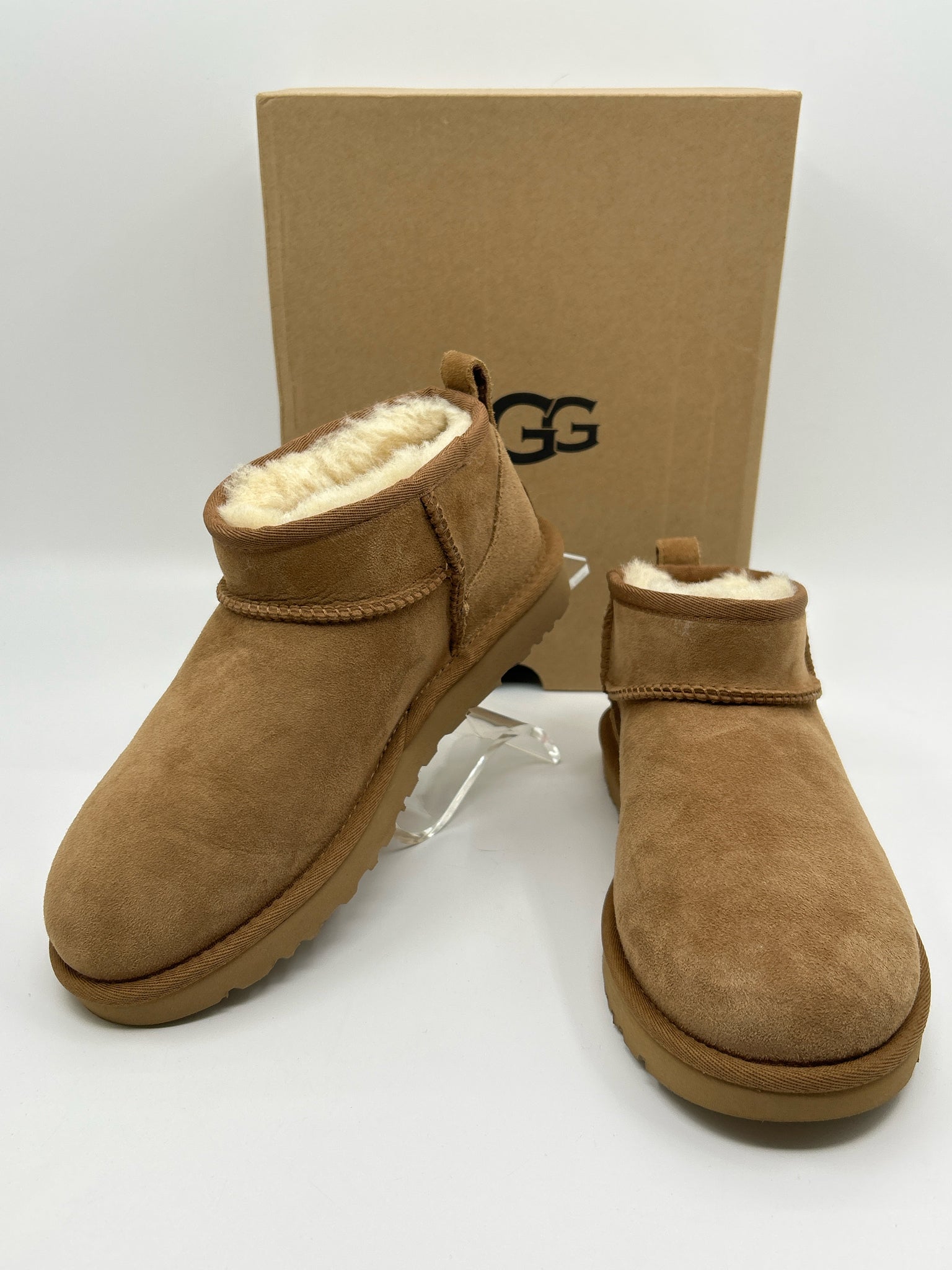 UGG Size 7 Brown Women Booties