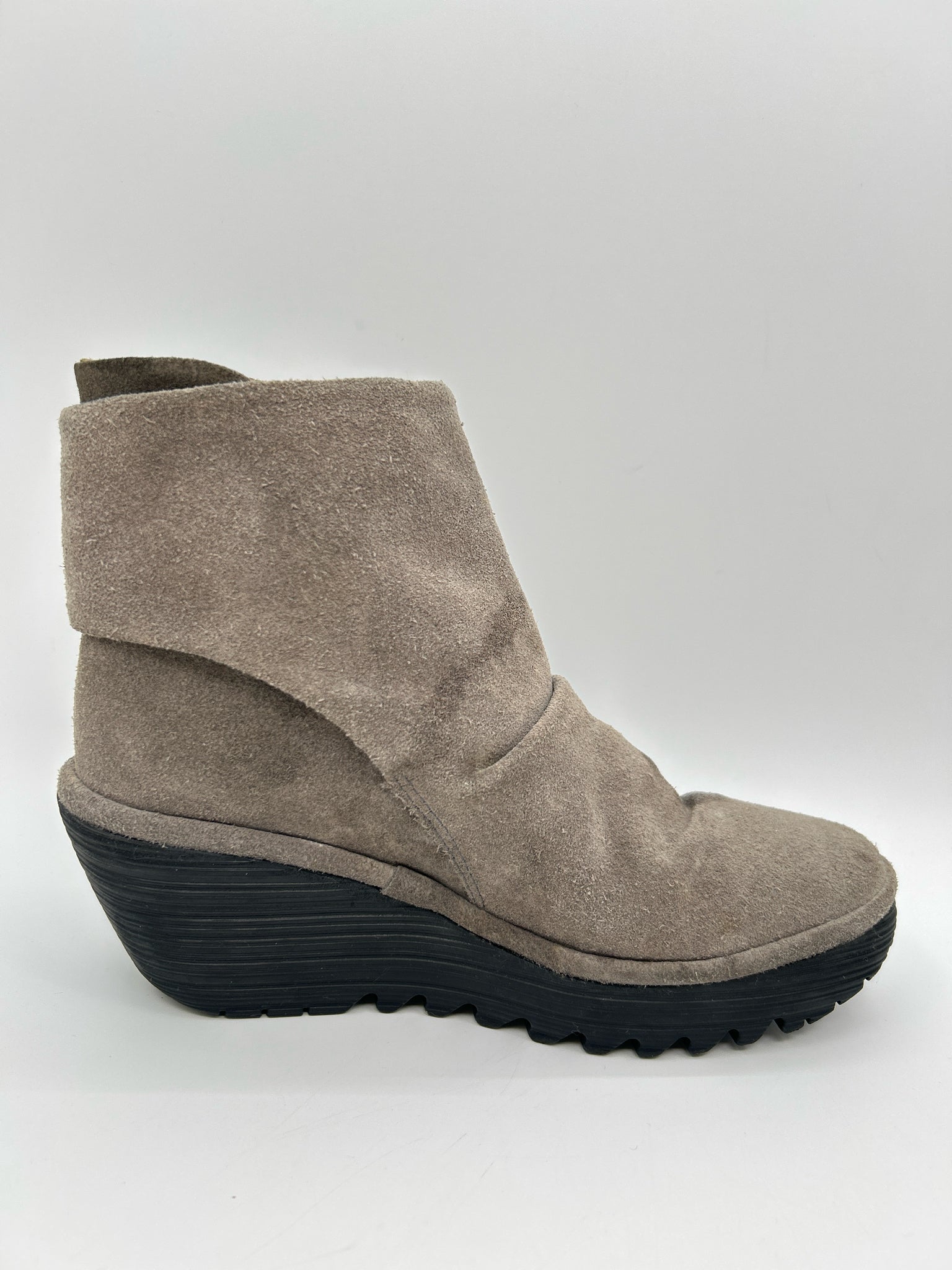 FLY LONDON Size 38 GRAY AND BLACK Women Booties