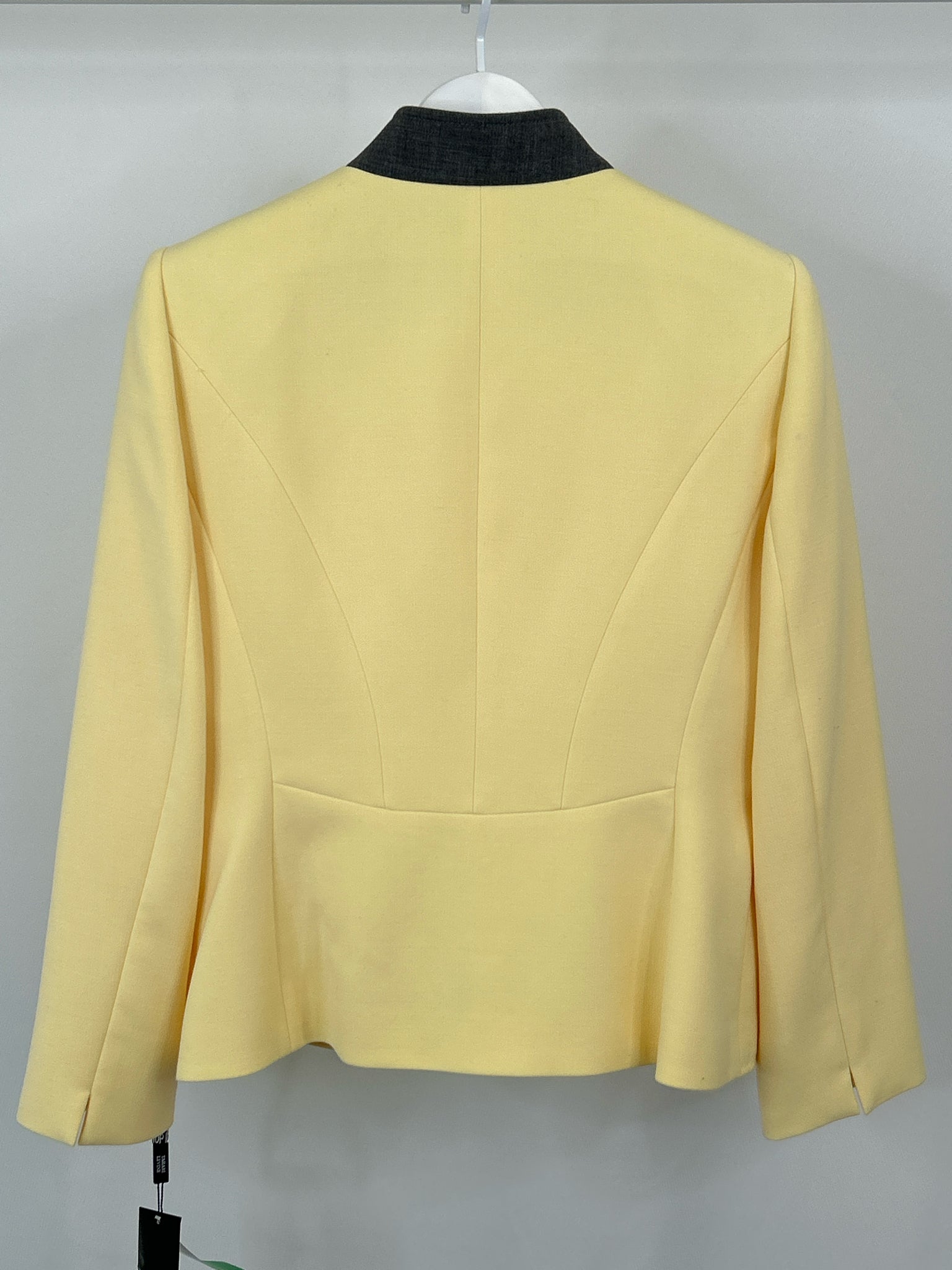 TAHARI Size 10P YELLOW AND GRAY Women 2-Piece w/skirt