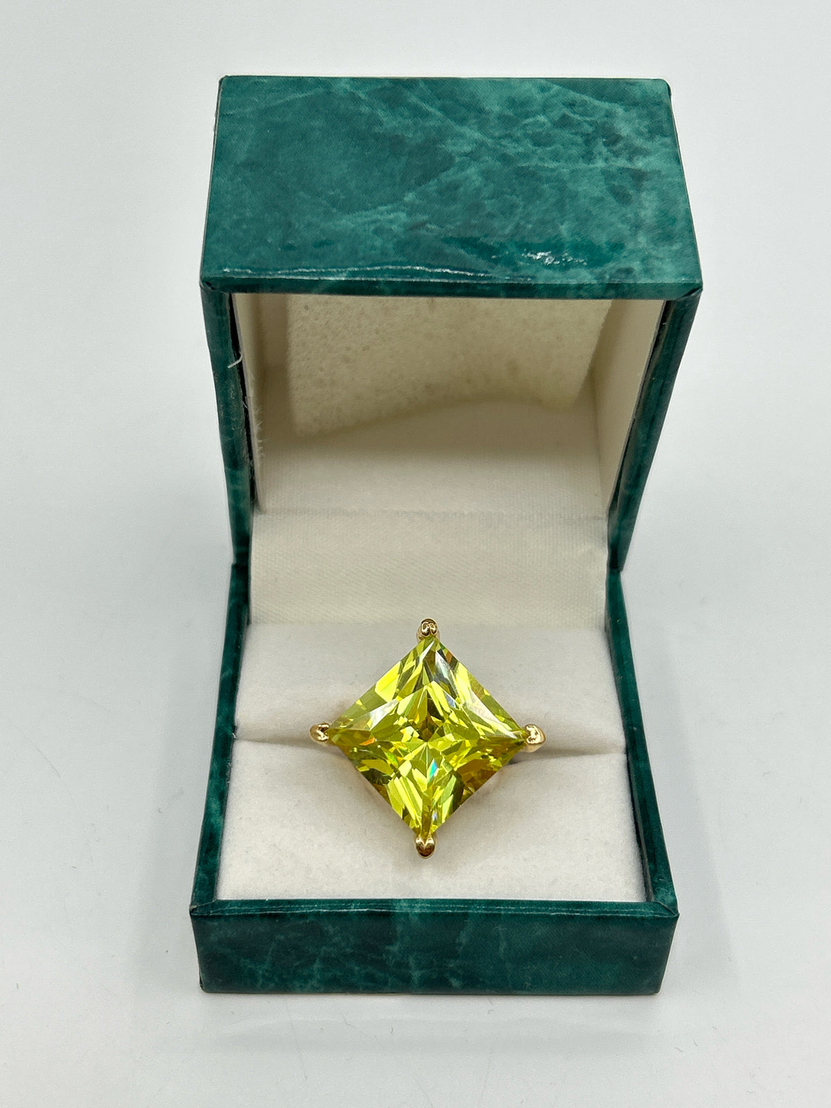 SUZANNE SOMERS Yellow Ring