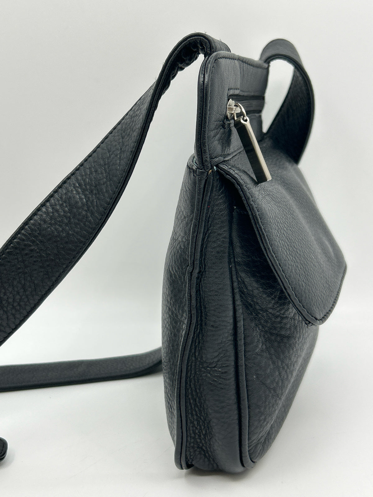 TRAVELSMITH Black Women Purse