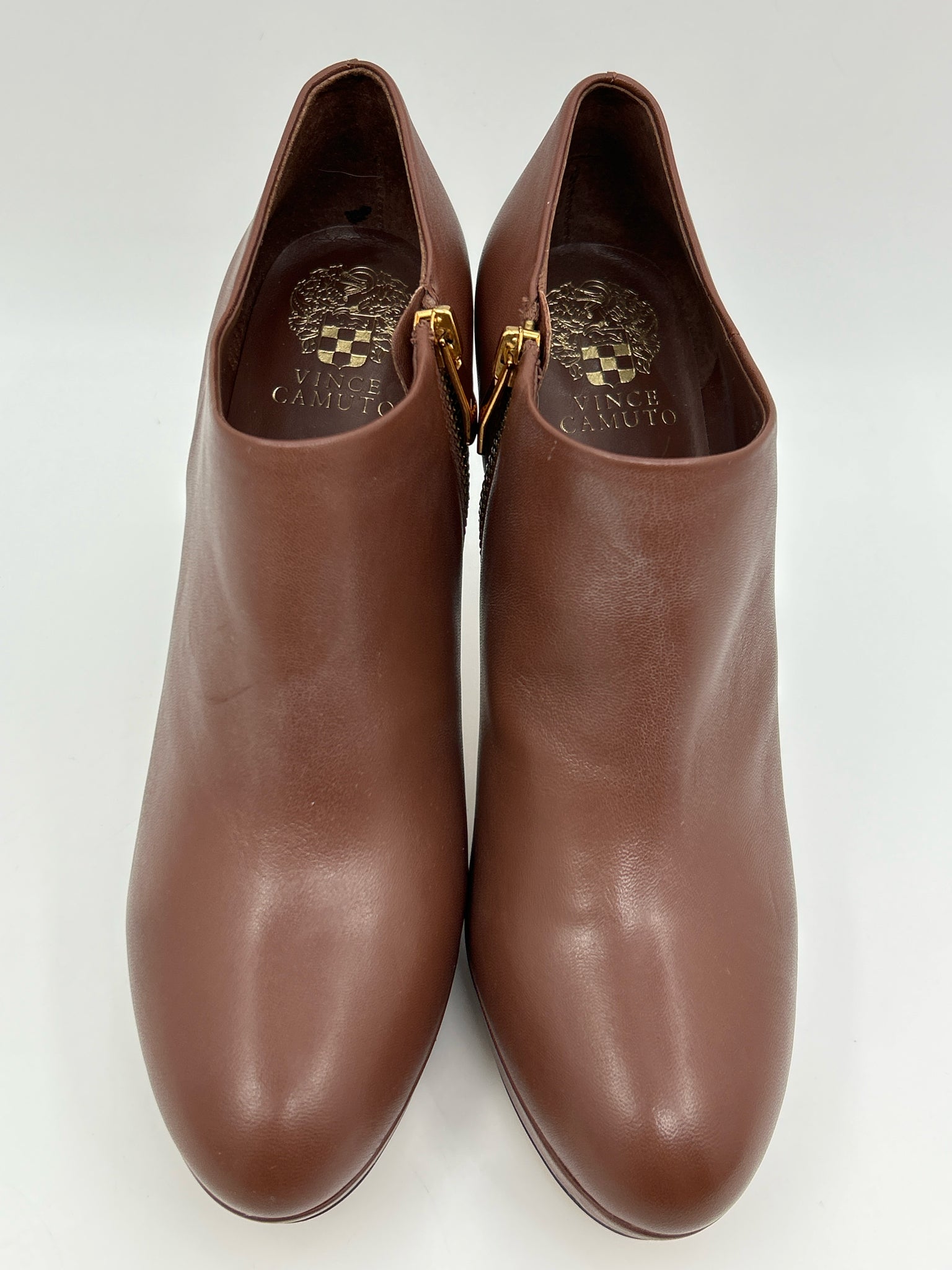 VINCE CAMUTO Size 9.5M COGNAC Women Booties