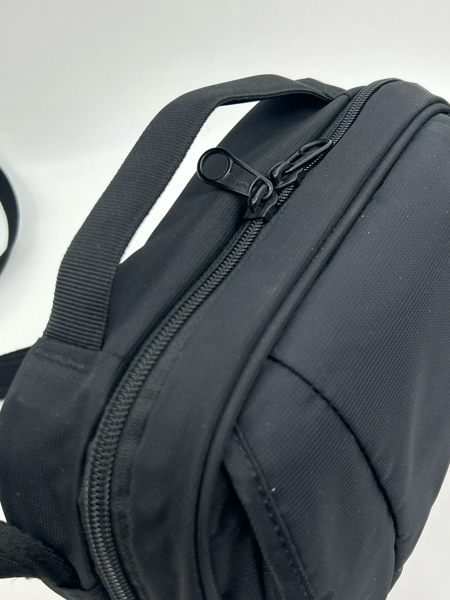 PAC SAFE Black Women Purse