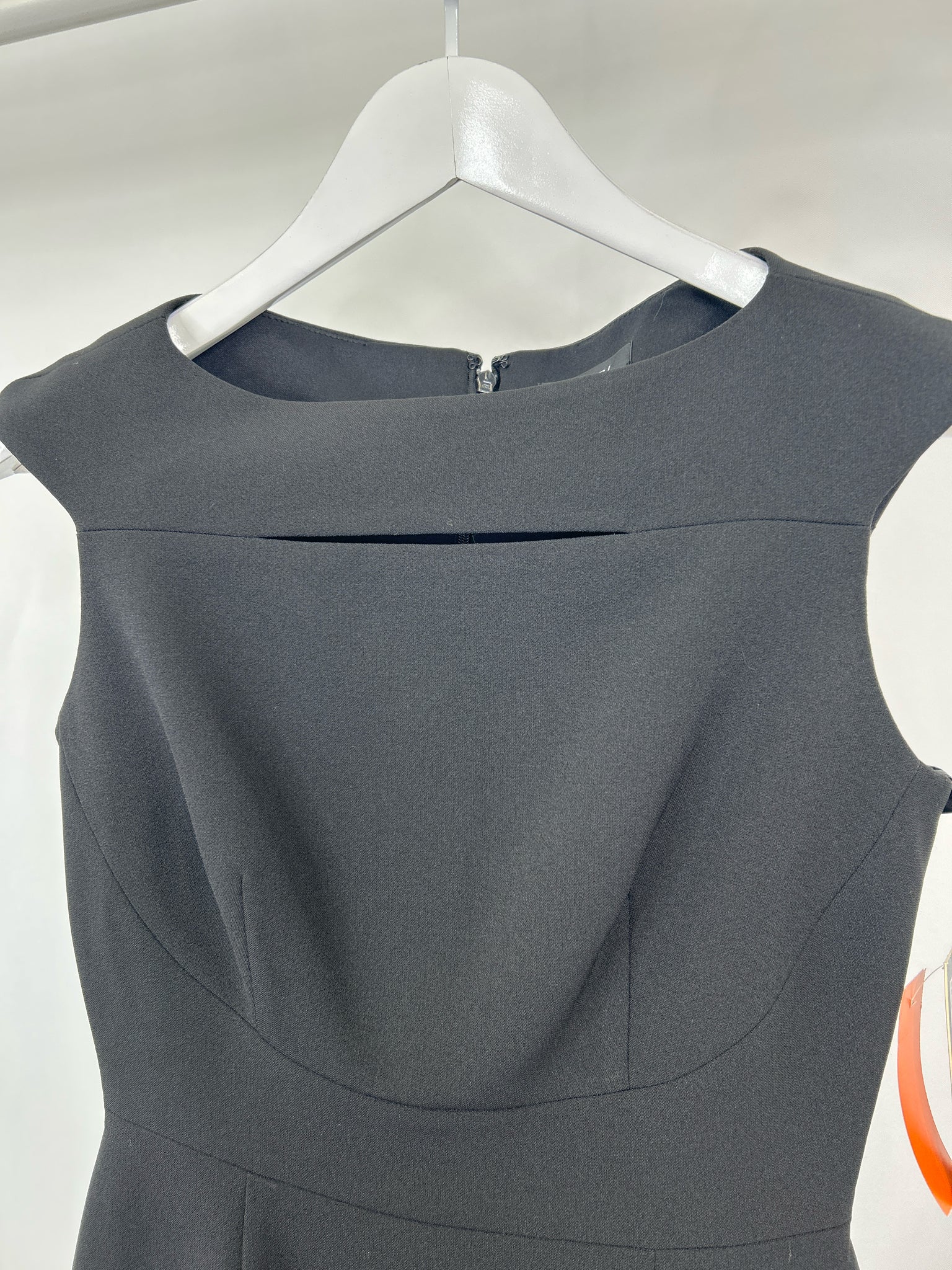 TAHARI Size 2 Black Women Dress