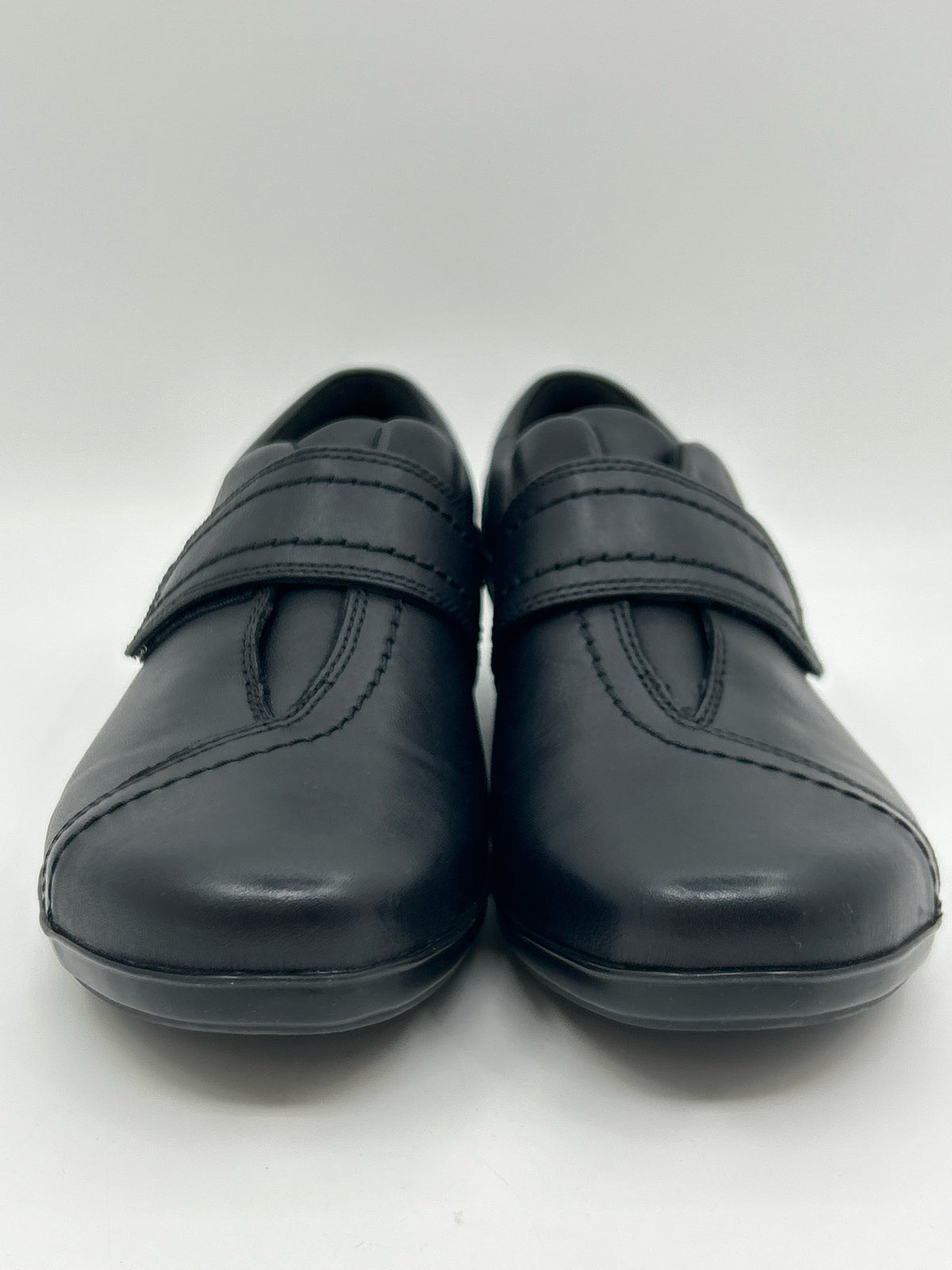 CLARKS COLLECTION NWOB Size 7 Black Women Shoes