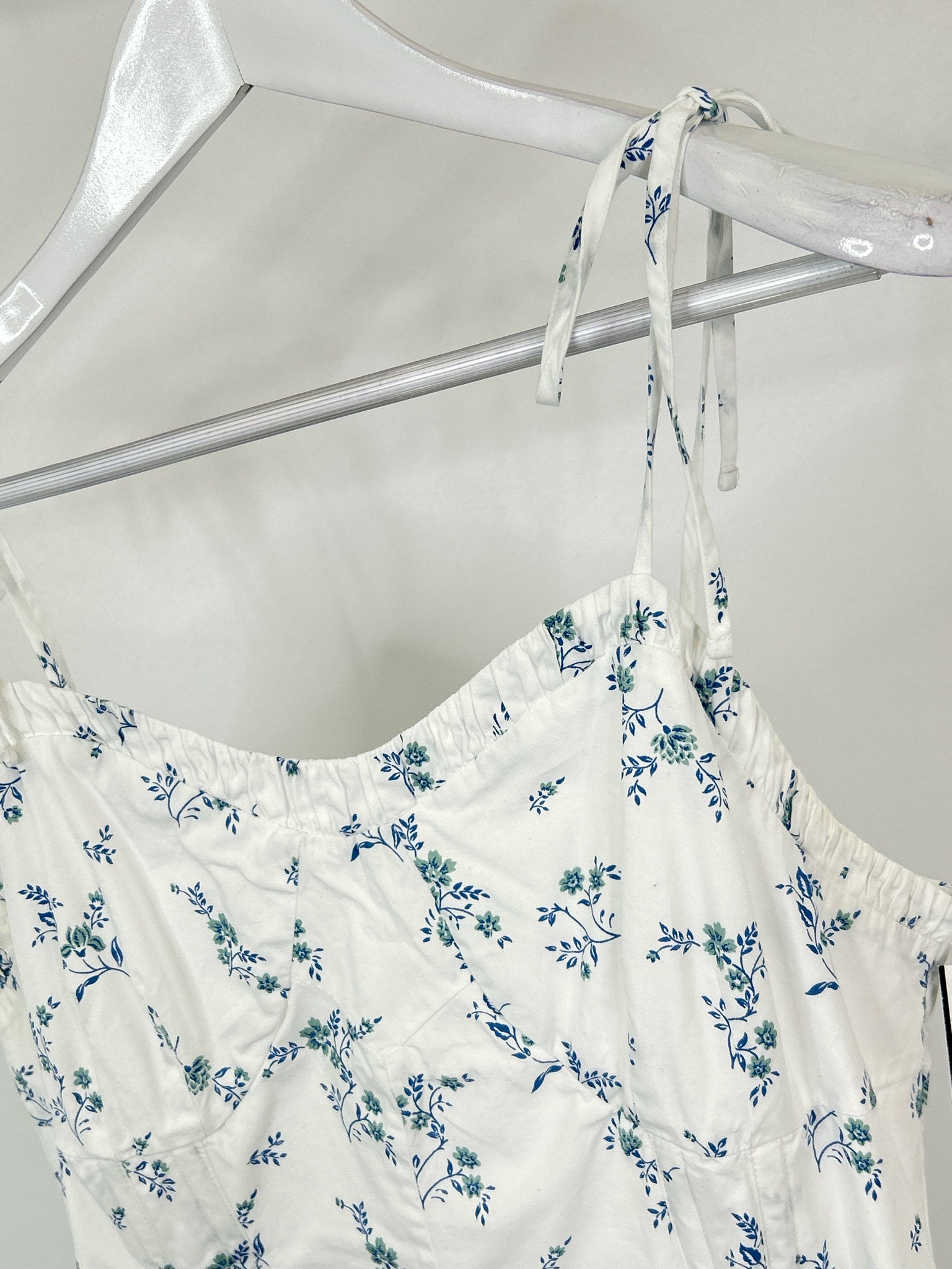 CROWN & IVY Size 16 White Floral Women Dress
