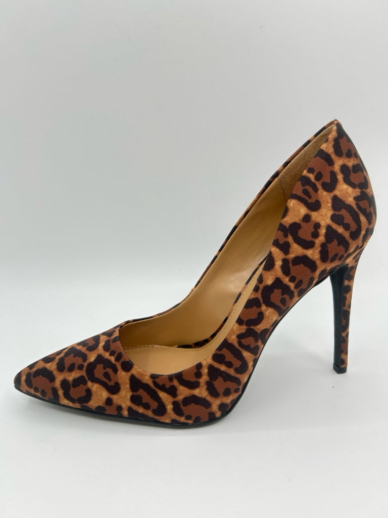 JESSICA SIMPSON Size 9.5M Brown and Black Pumps