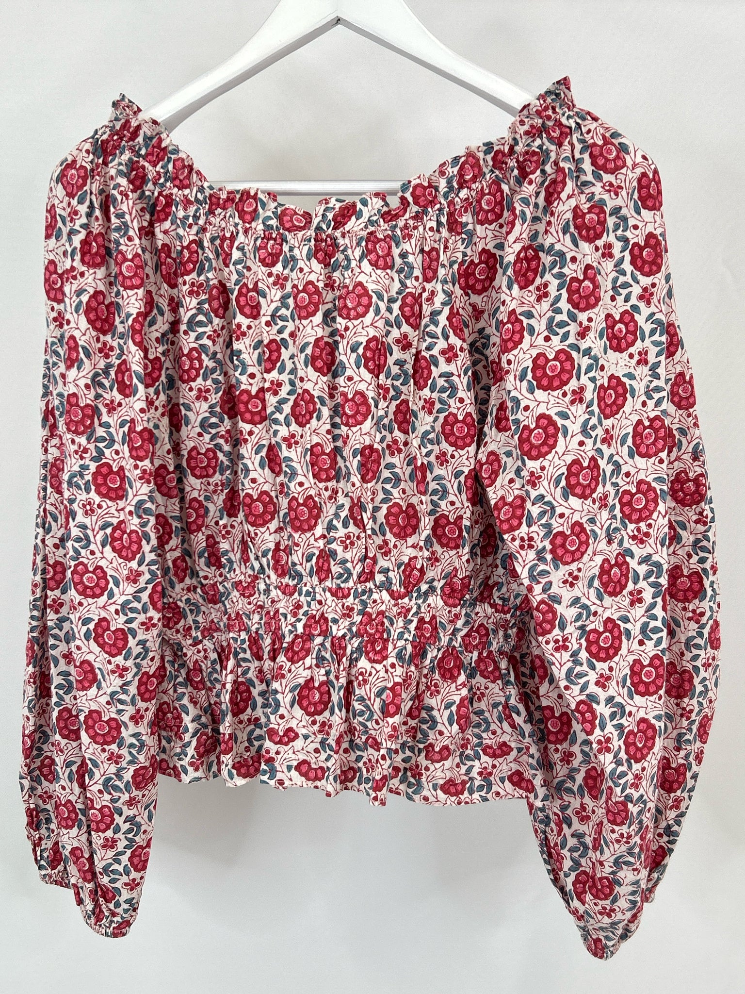 ANNA CATE Size S RED FLORAL Women's Top
