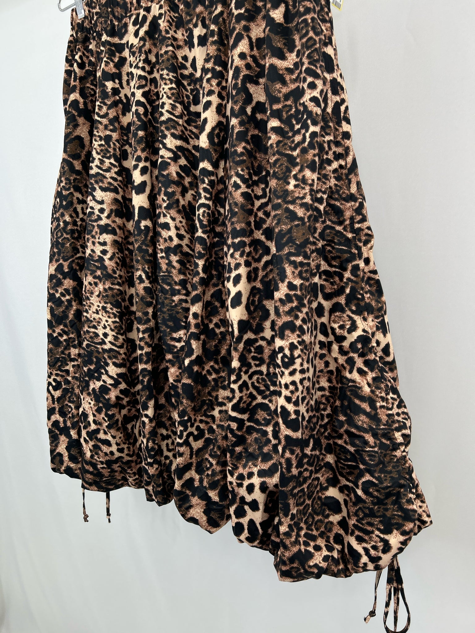 LOVE. HIGHLIGHT Size 2XL Black Print Women Skirt