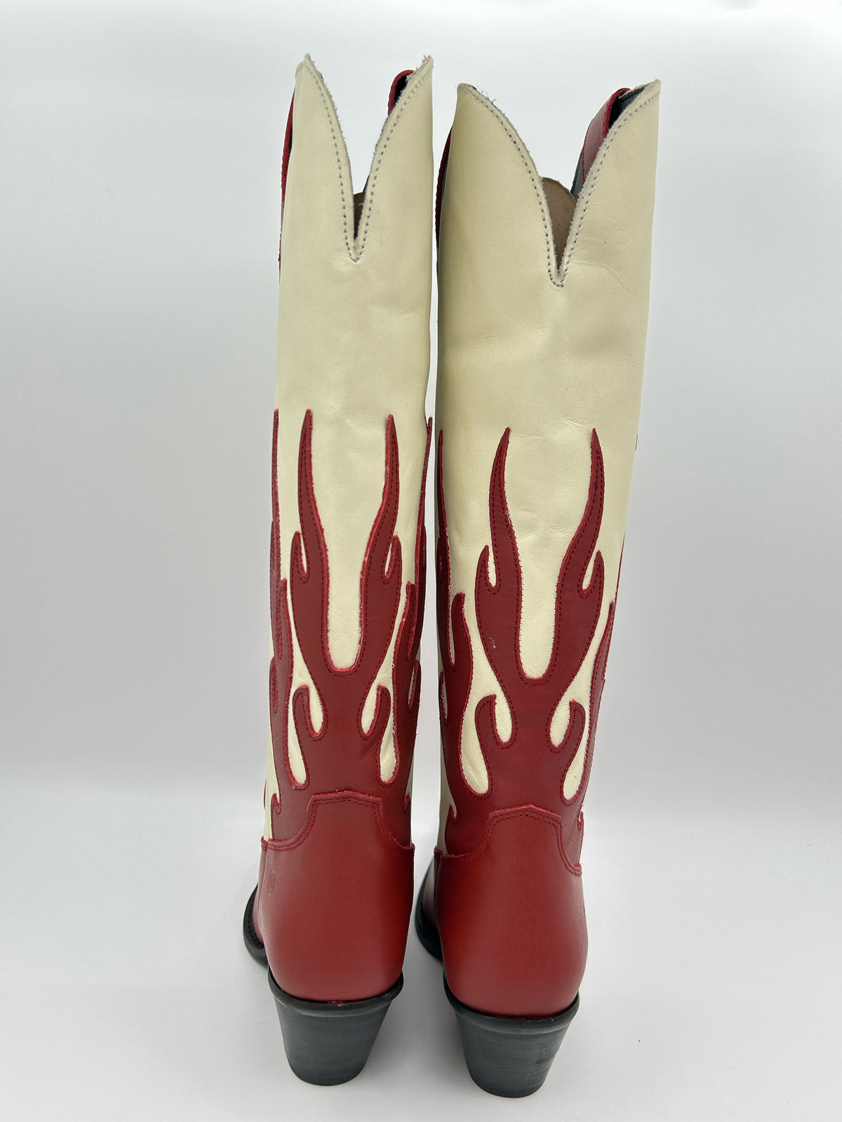 DINGO Size 8.5M Red & Cream Women Boots