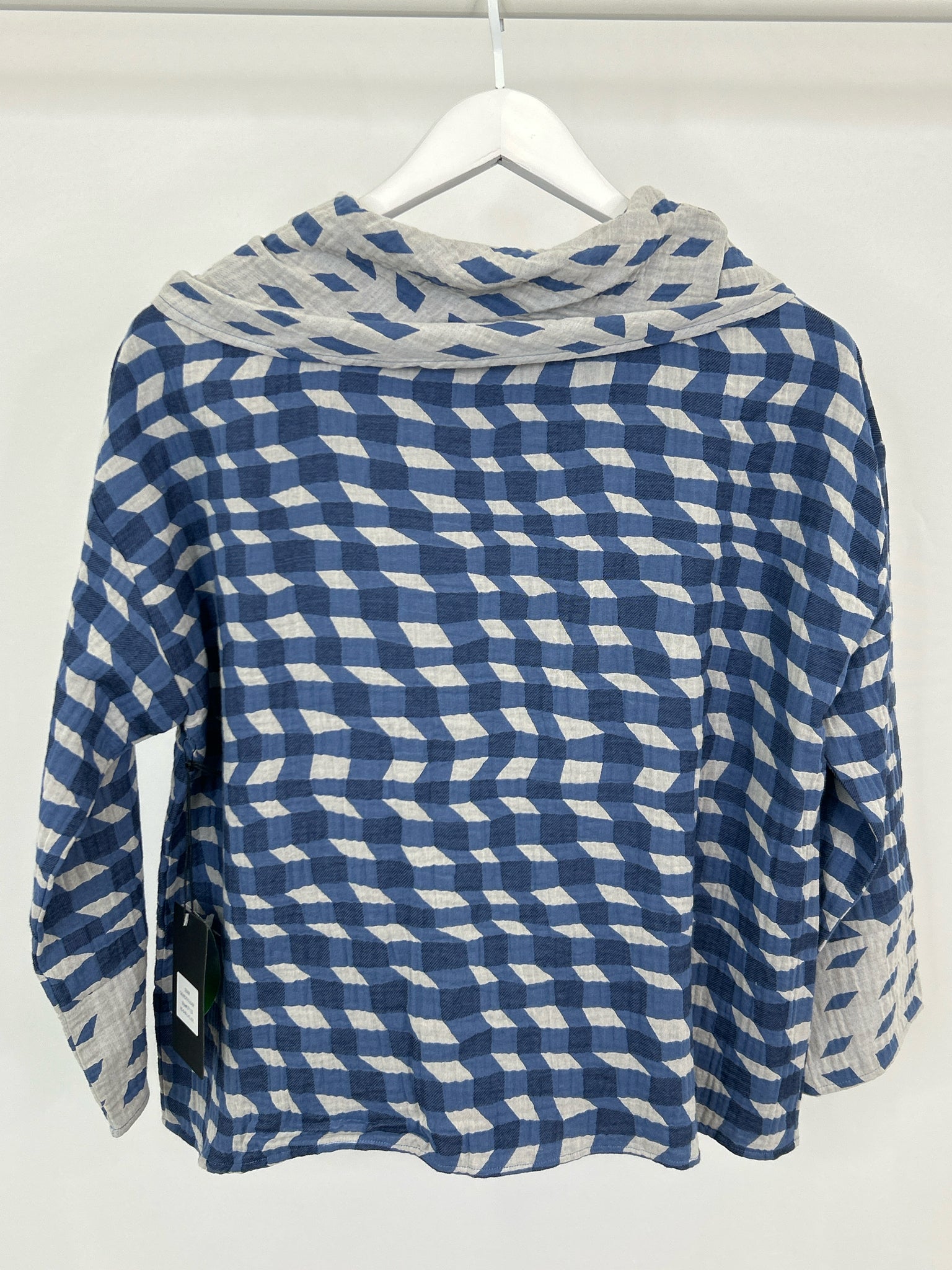OLIVIA BY HABITAT CLOTHES Size S Blue Print Women Shirt NWT