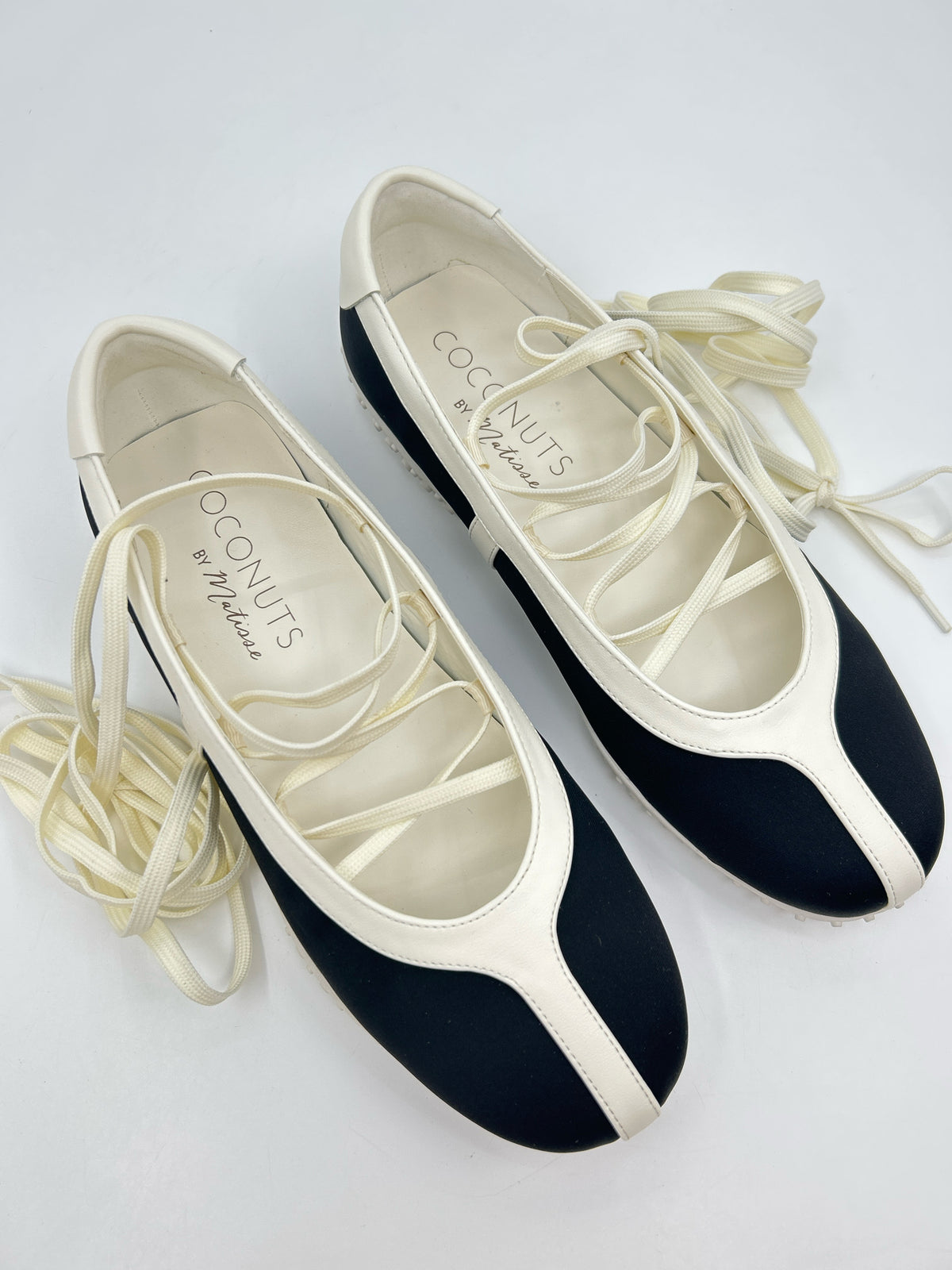 COCONUTS Size 8 Black and White Women Flats