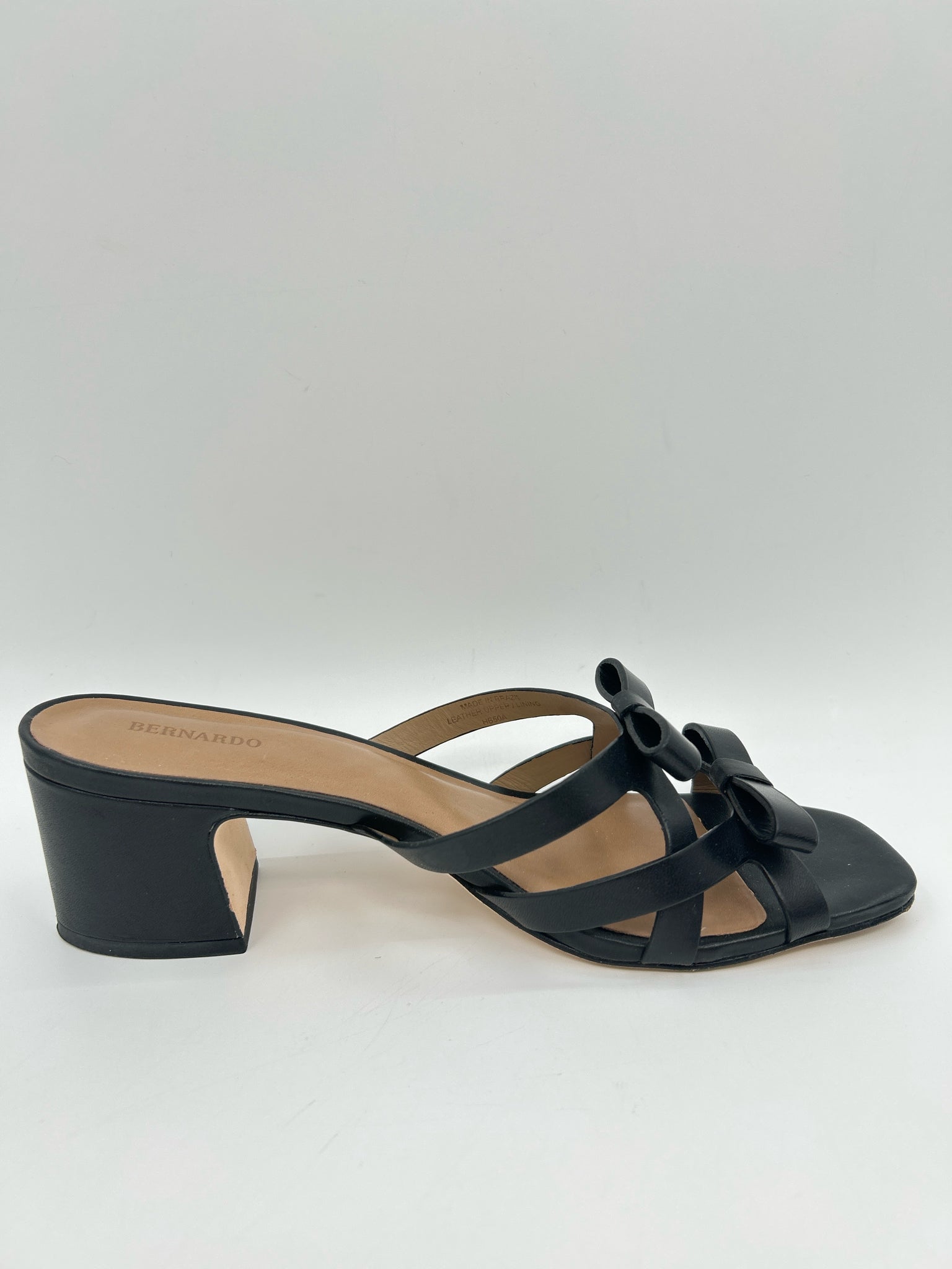 BERNARDO Size 8.5 Black Women Sandal