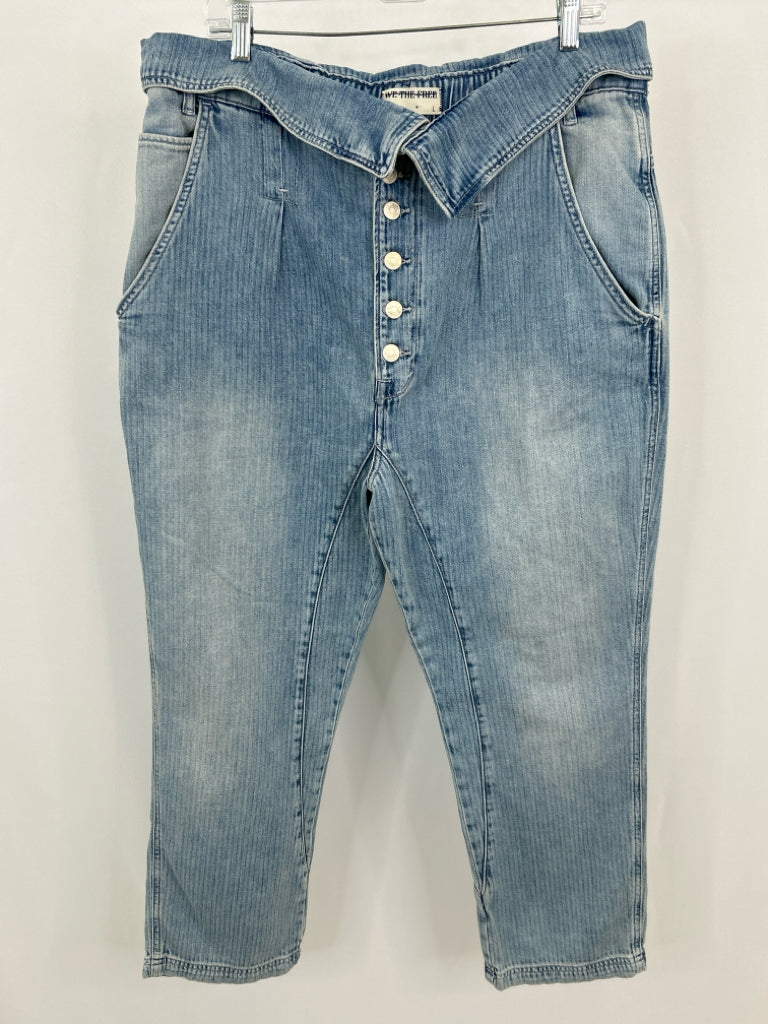 WE THE FREE Women Size L BLUE DENIM jeans