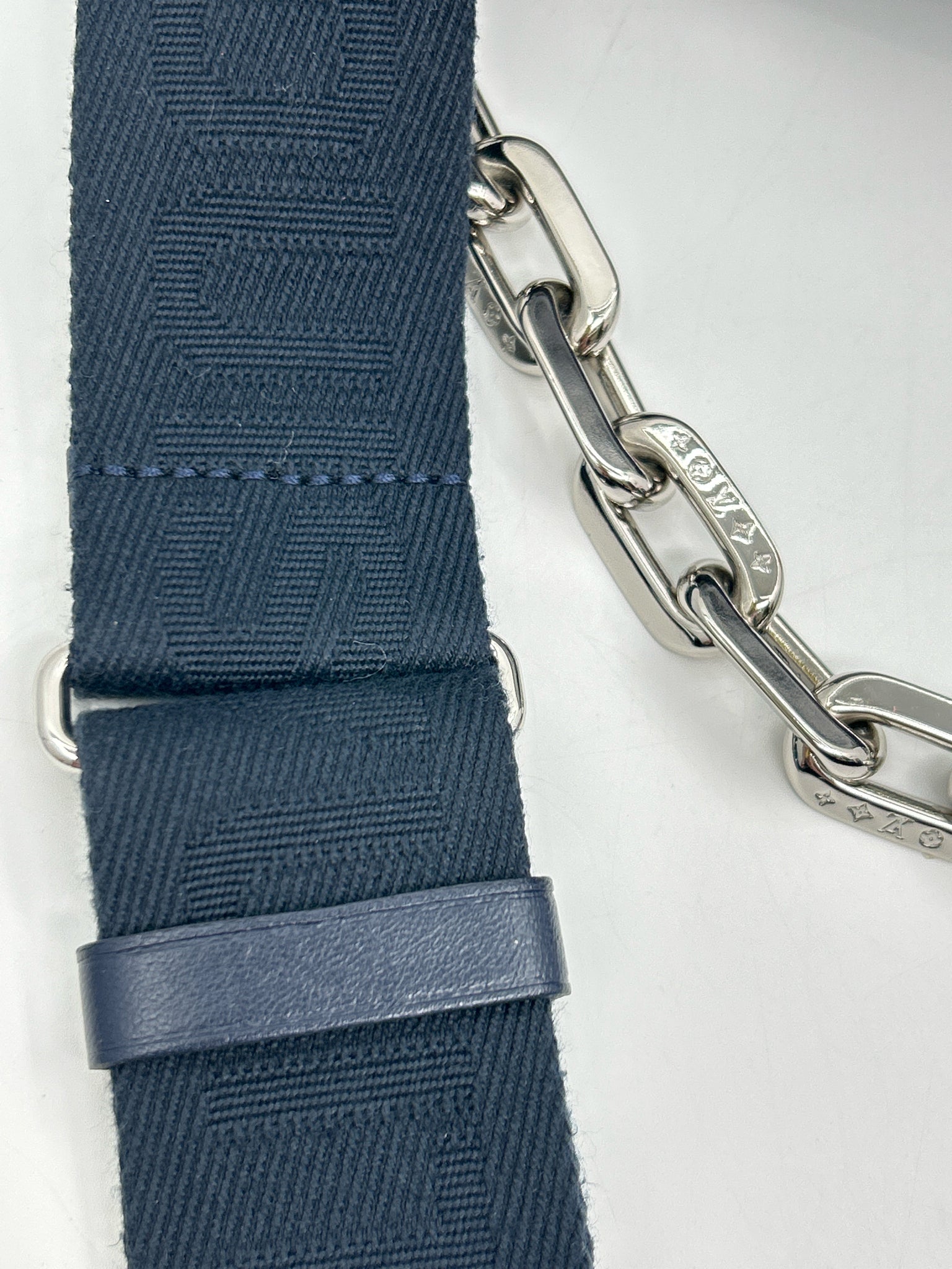 LOUIS VUITTON Navy Women Purse