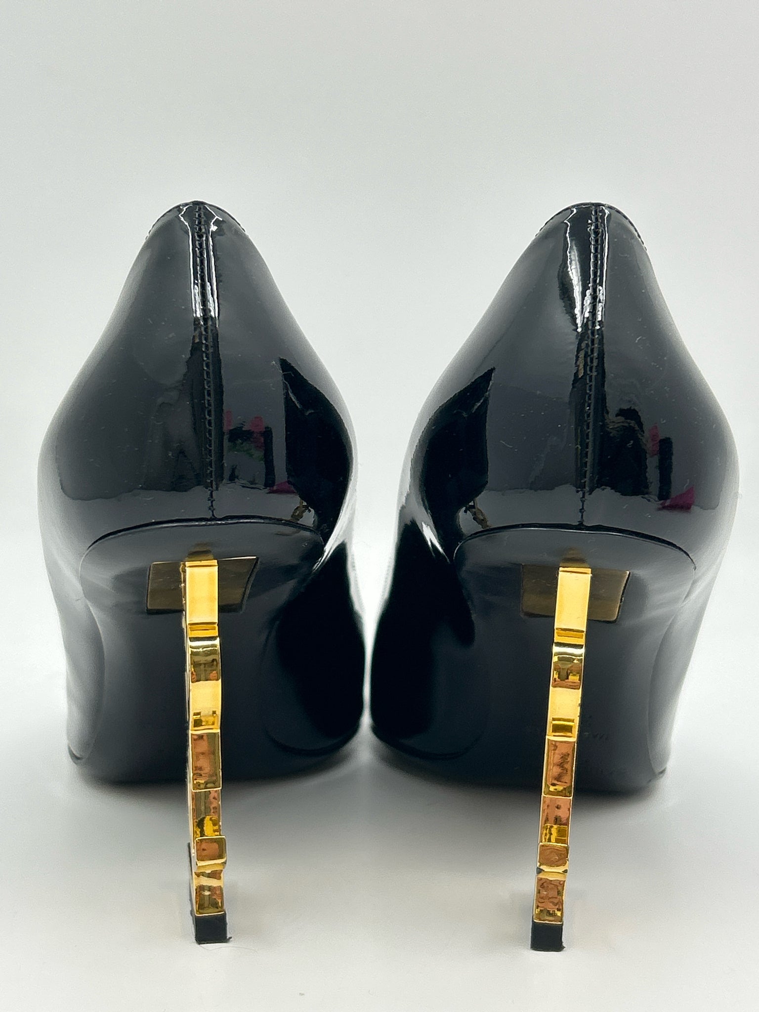 YVES SAINT LAURENT Size 37.5 Black Women Pumps