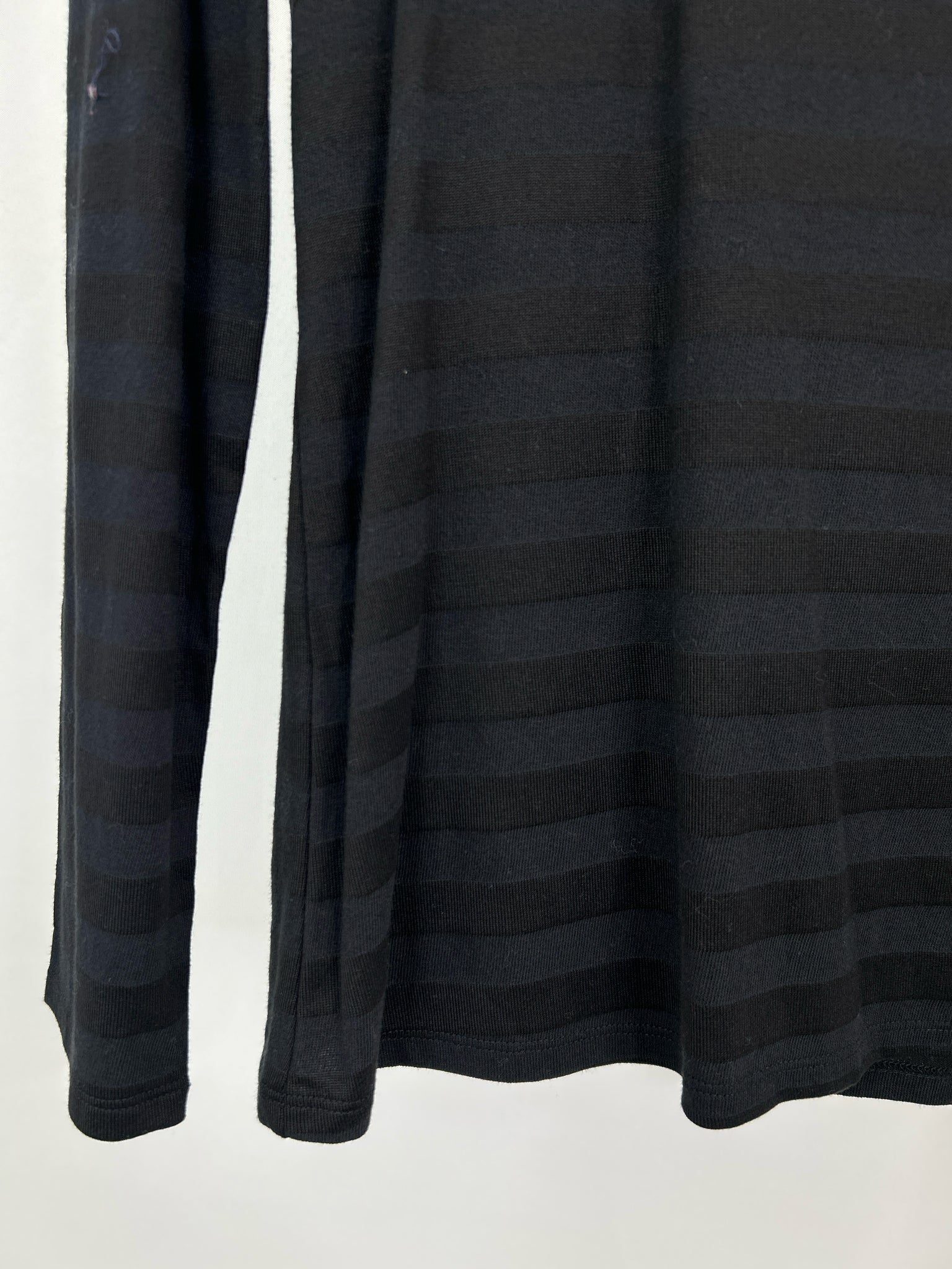 HABITAT Size S Black Women T-shirt