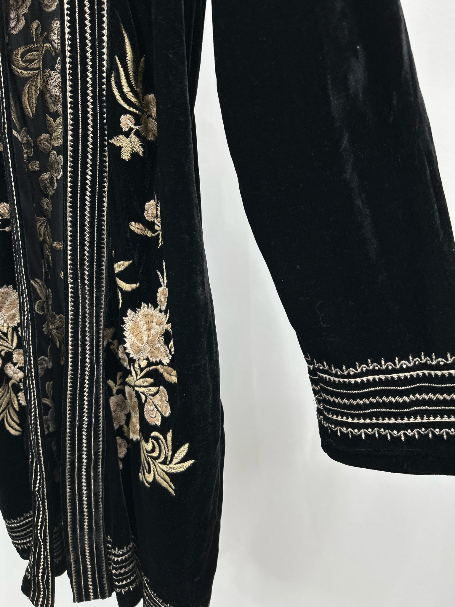 PAPARAZZI Size L Black Women Kimono NWT