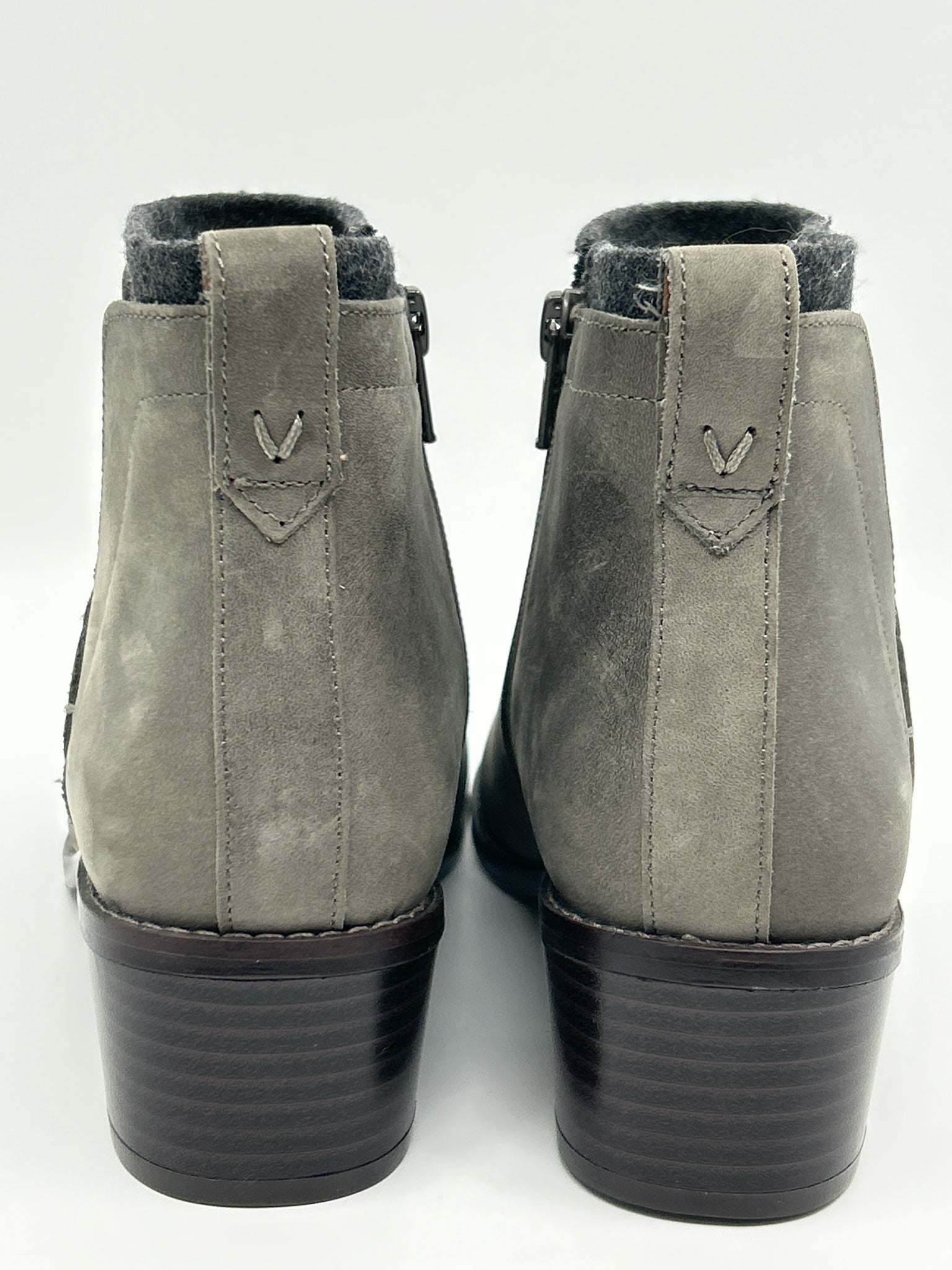 VIONIC Size 7 Grey Women Booties