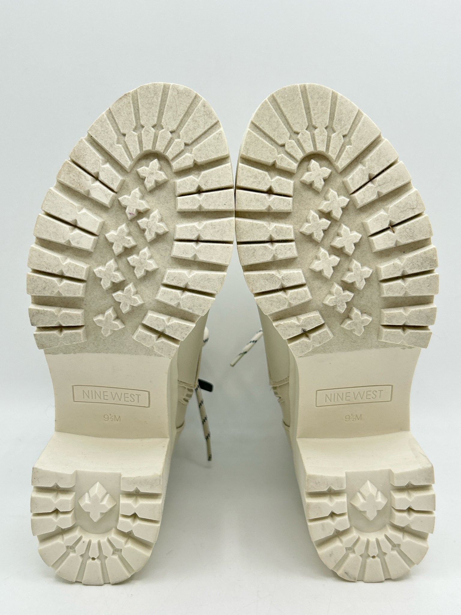 NINE WEST Size 9.5 off white Women Booties