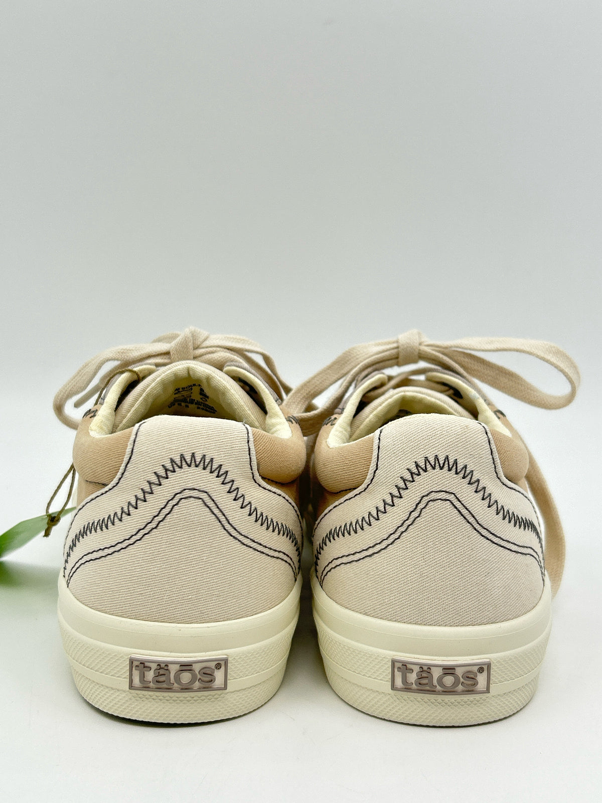 TAOS NIB Size 6.5M TAN PRINT Women Sneakers
