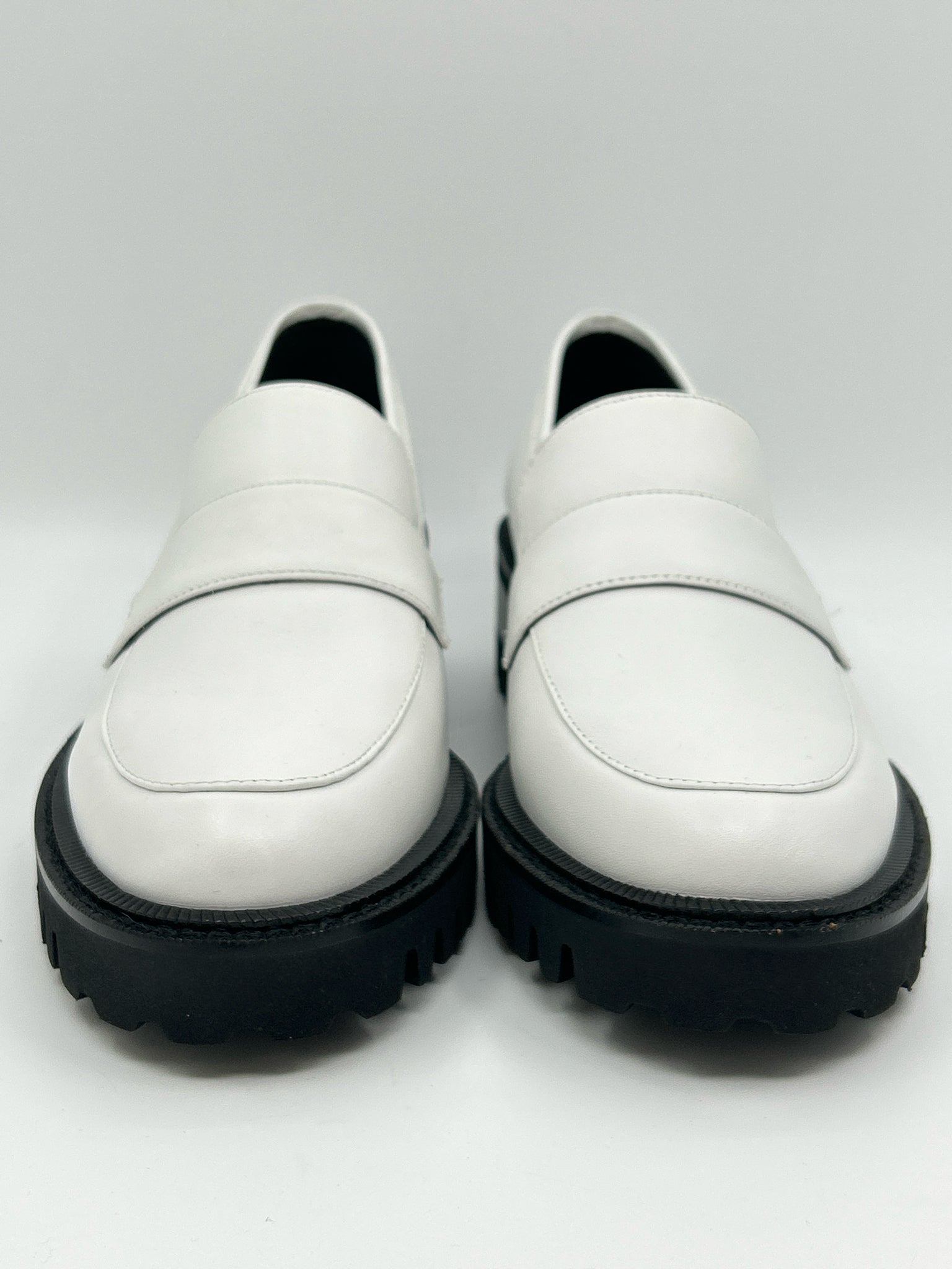 AEROSOLES Size 9M White Women Loafer