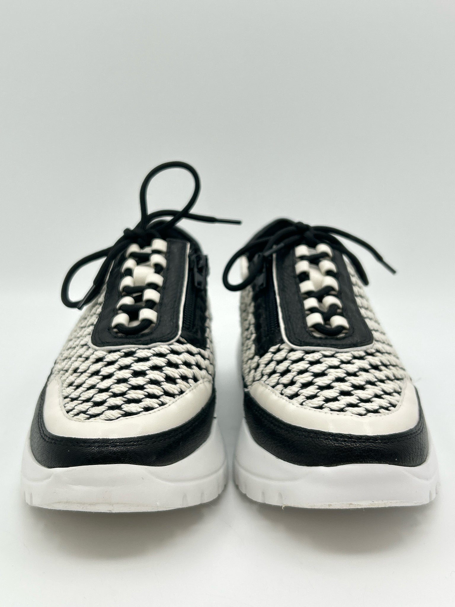 VANELI Size 7N Black & White Women Sneakers