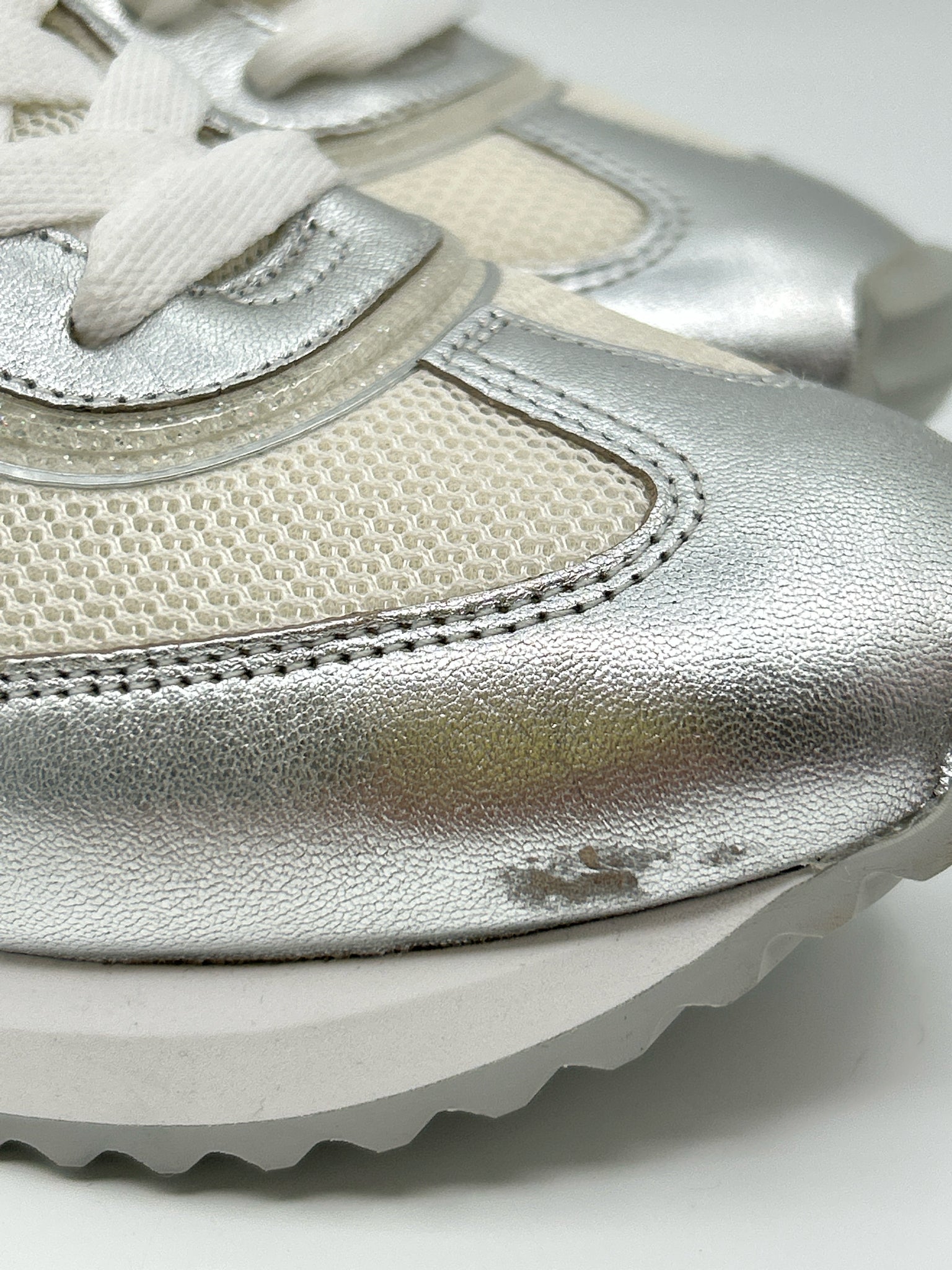 KATE SPADE Size 9.5B Cream and Metallic Women Sneakers