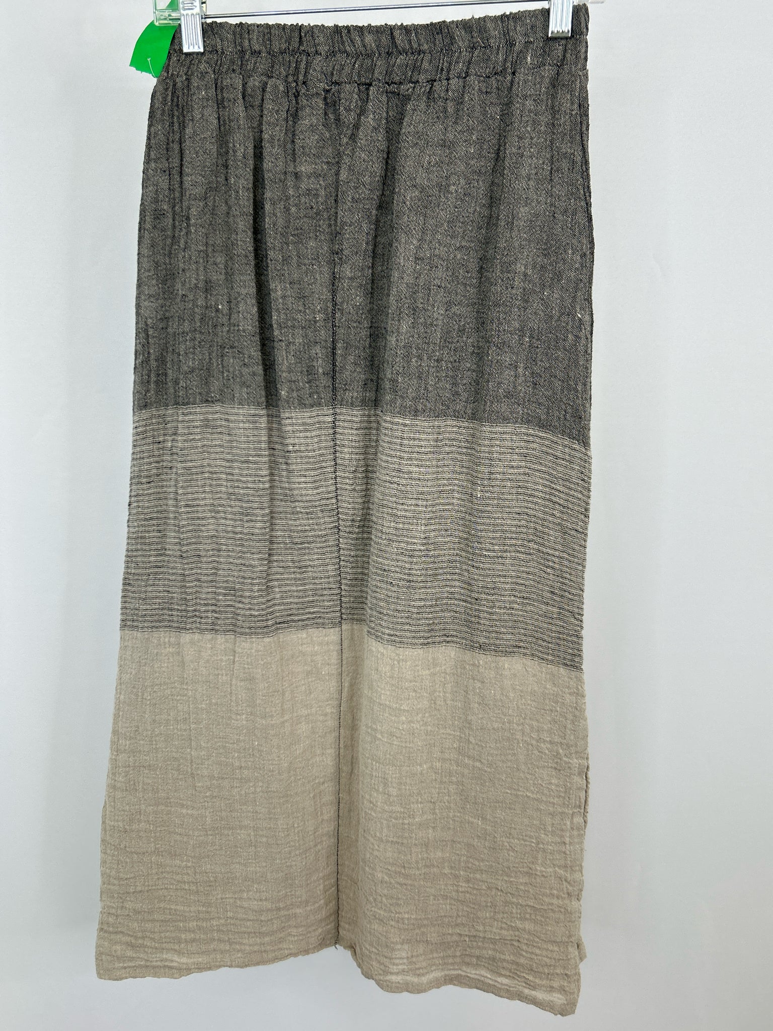 LUUKAA Size 6/8 Grey Women Skirt