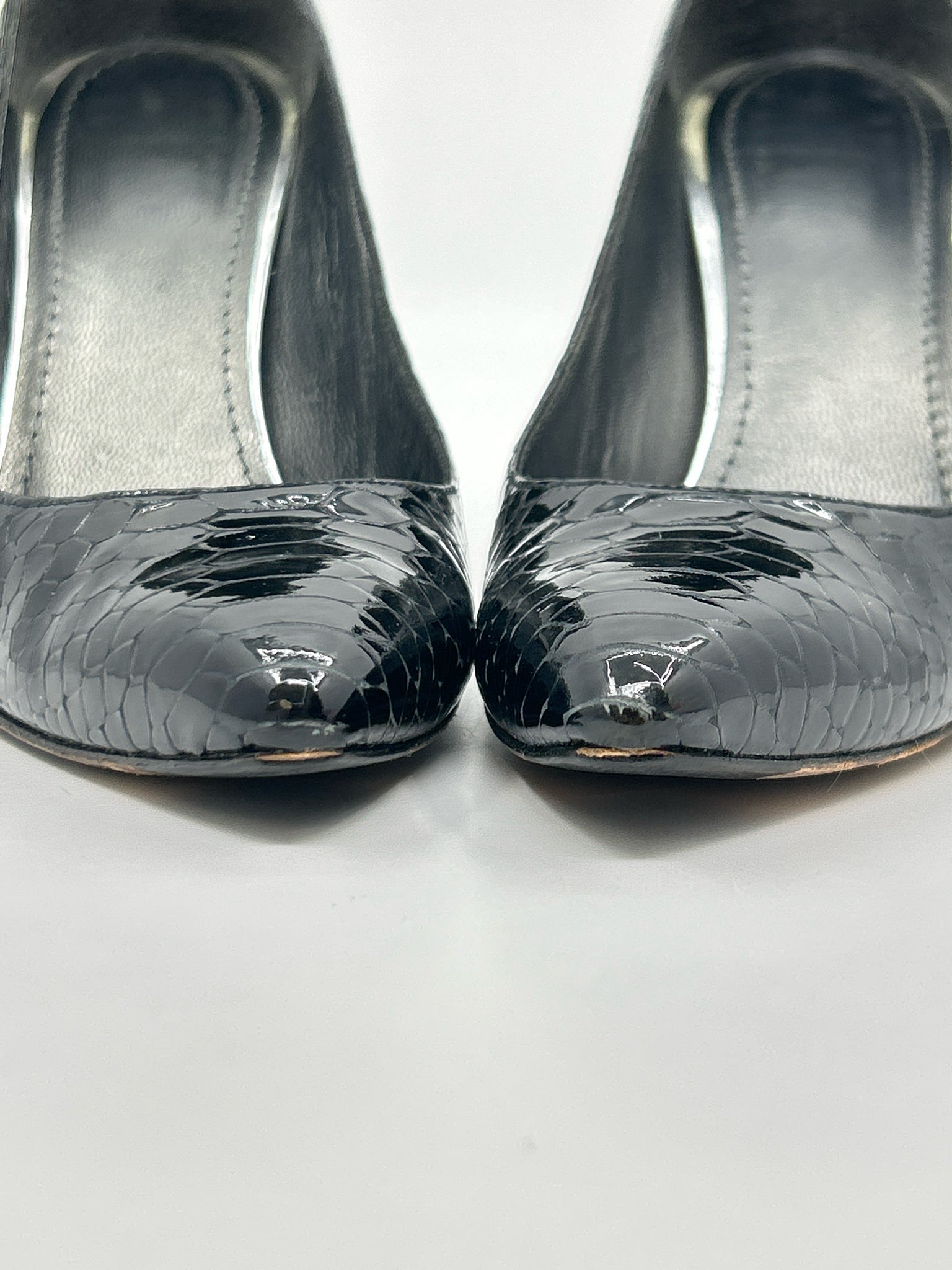 STUART WEITZMAN Size 8.5M Black Women Pumps