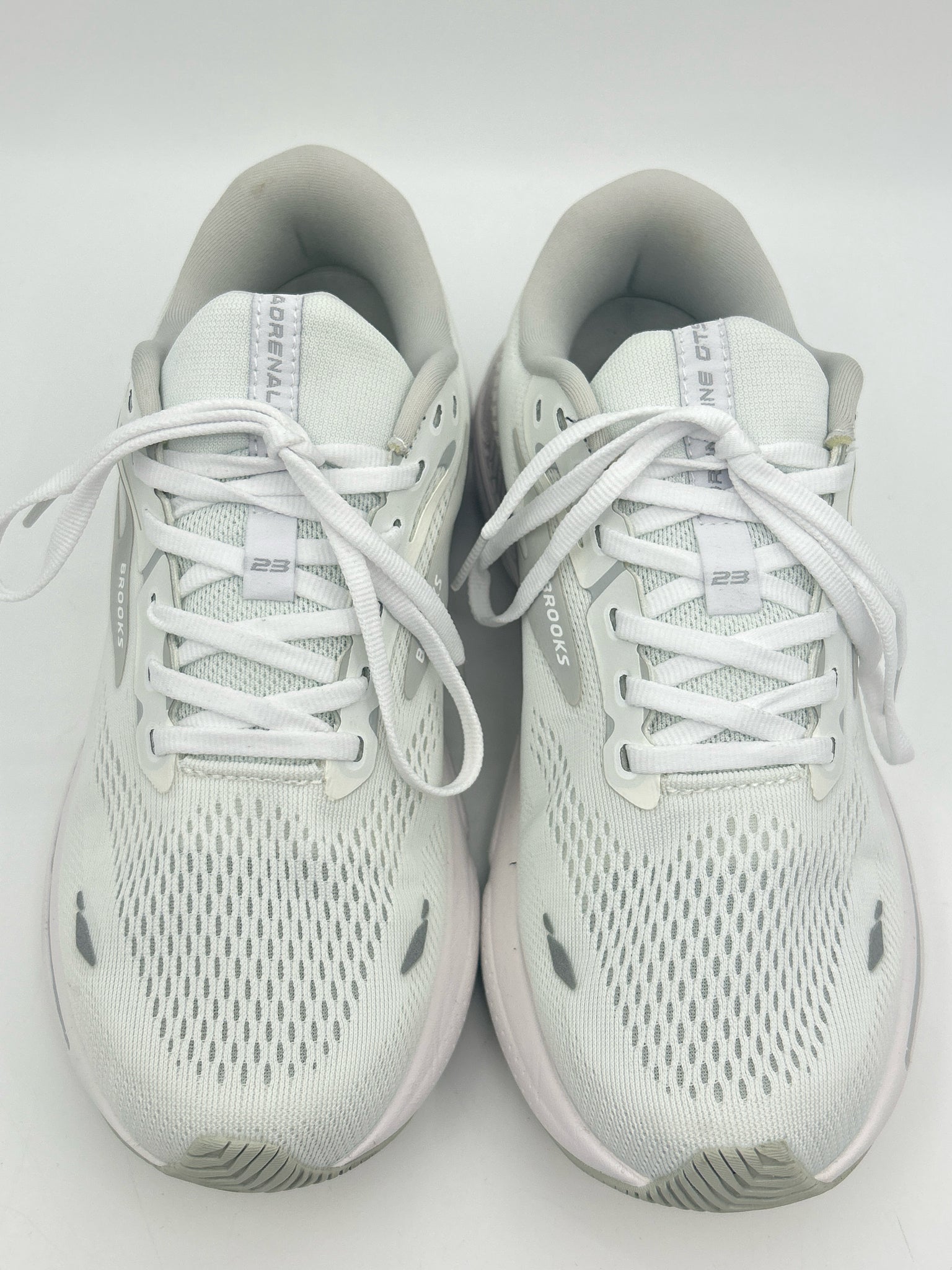BROOKS Size 8 White Women Sneakers