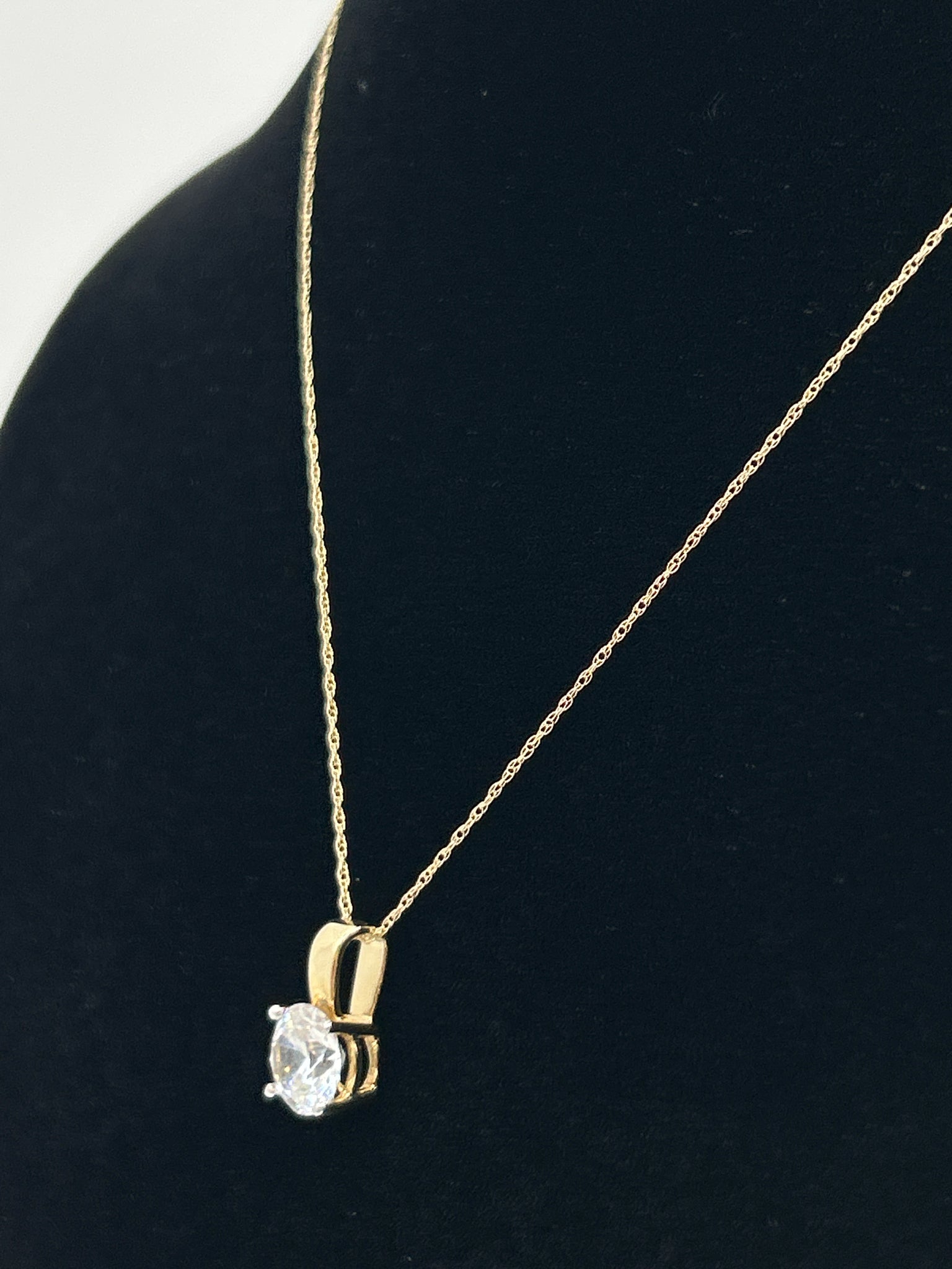ABSOLUTE NIB Gold Necklace