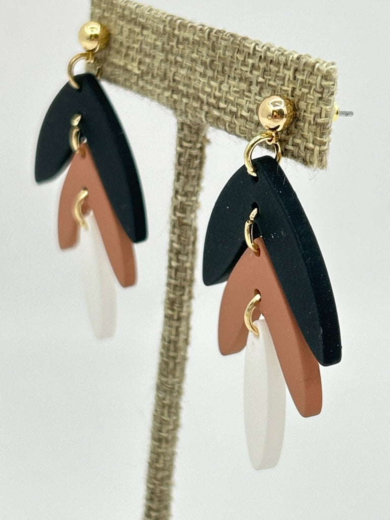 EYE CANDY Women Size One Size Gold Earrings