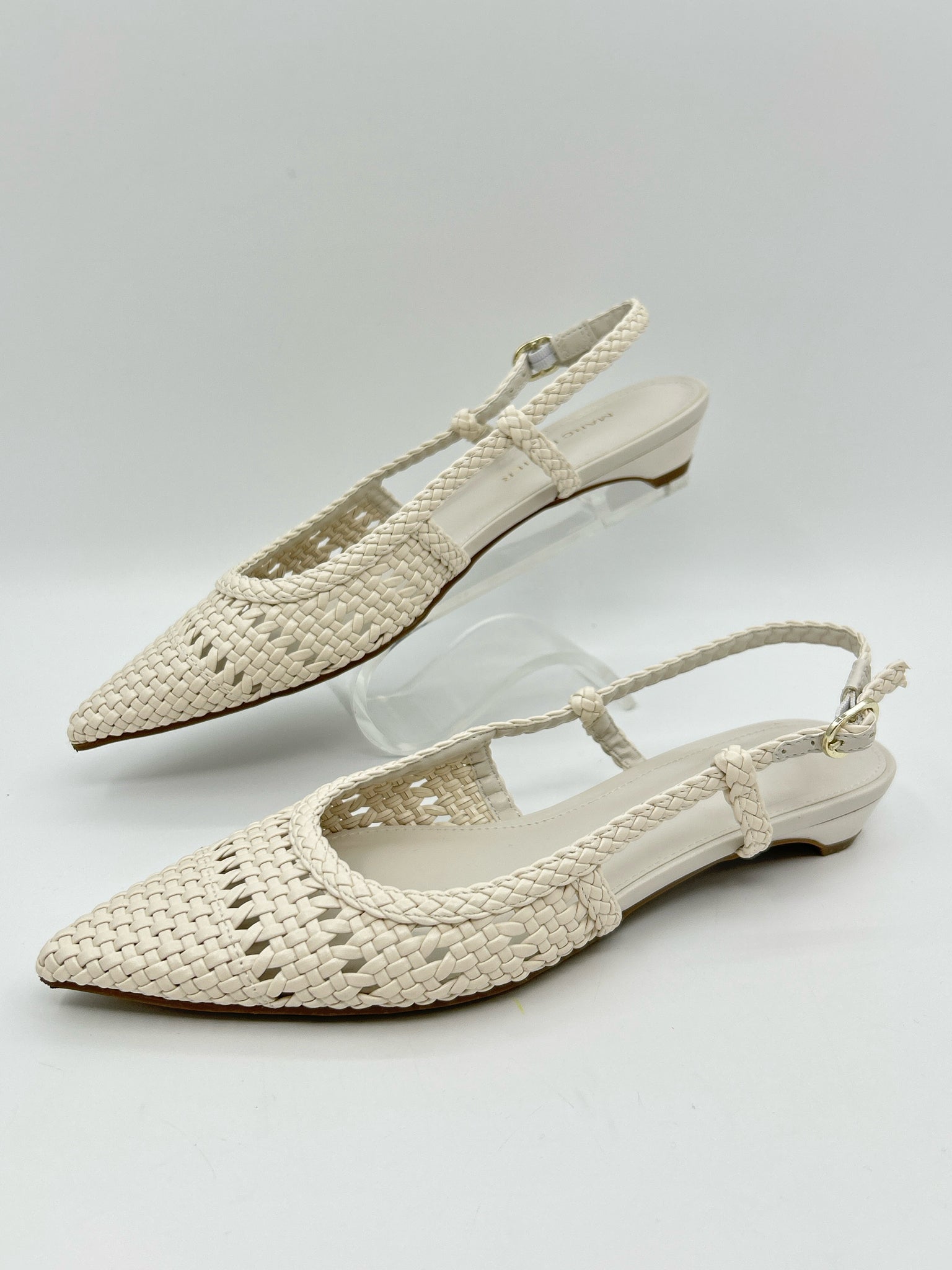 MARC FISHER Size 7M Ivory Women Flats
