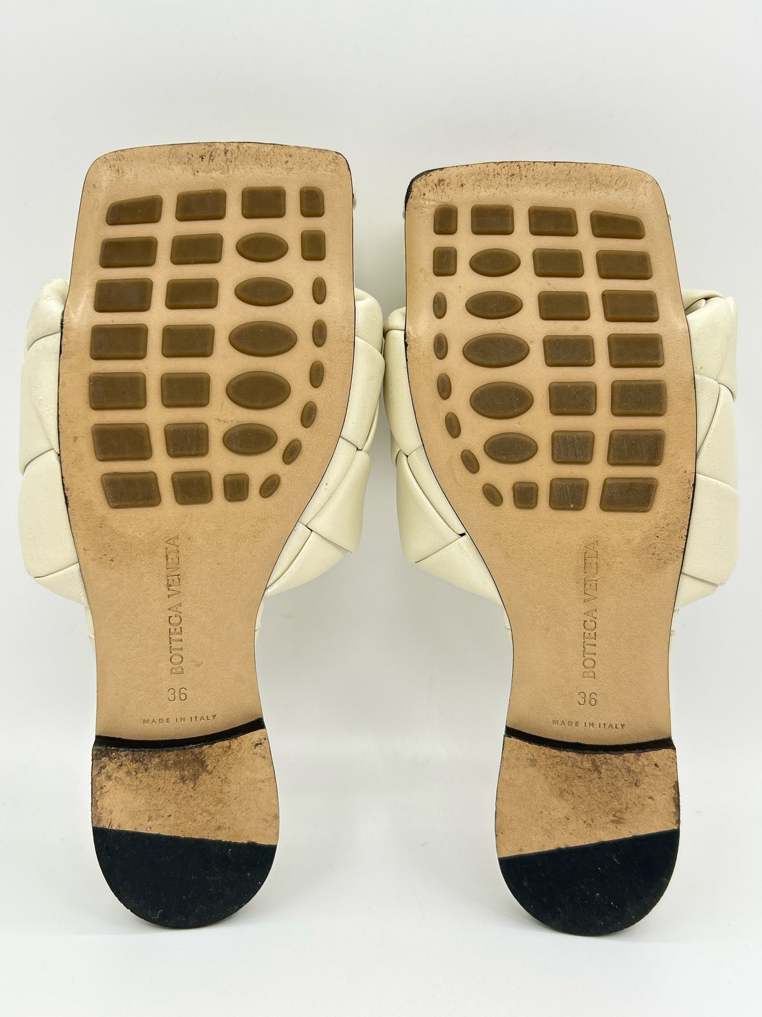 BOTTEGA VENETA Size 36/6 Cream Women Sandal