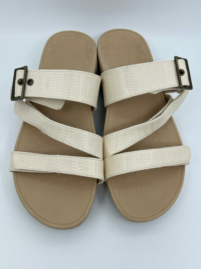 VIONIC Size 10 Cream Sandal
