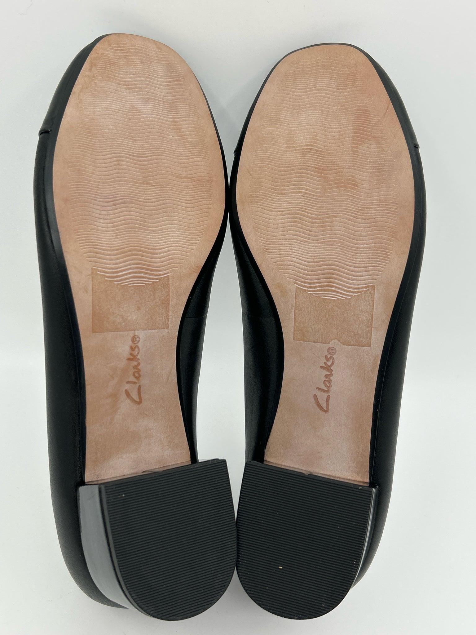 CLARKS COLLECTION Size 9M Black Women Pumps