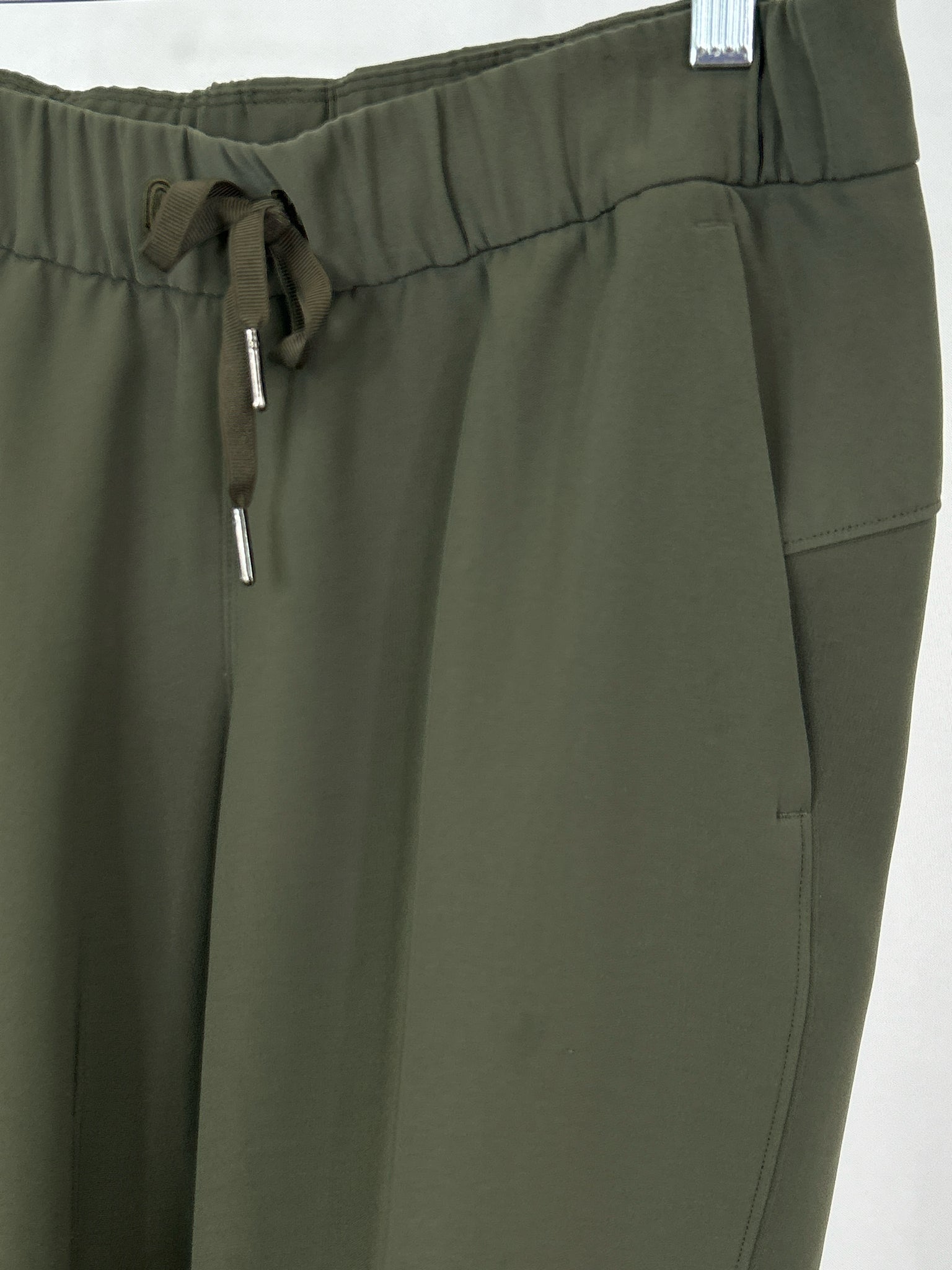 LULULEMON Size 8 Green Women Pants